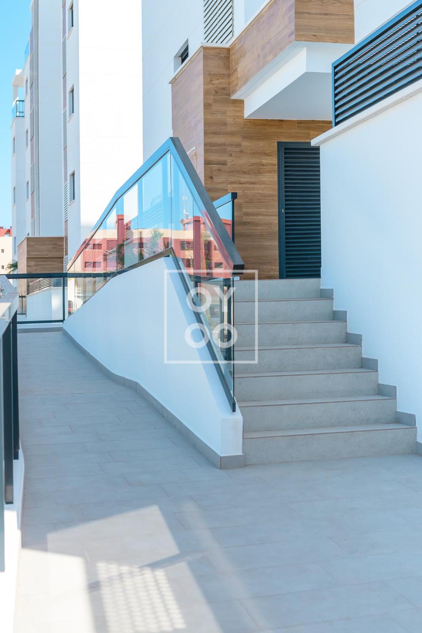 Cobalt Canvas Residence, Luxury Seaview Flat, by OYOOSTAYS