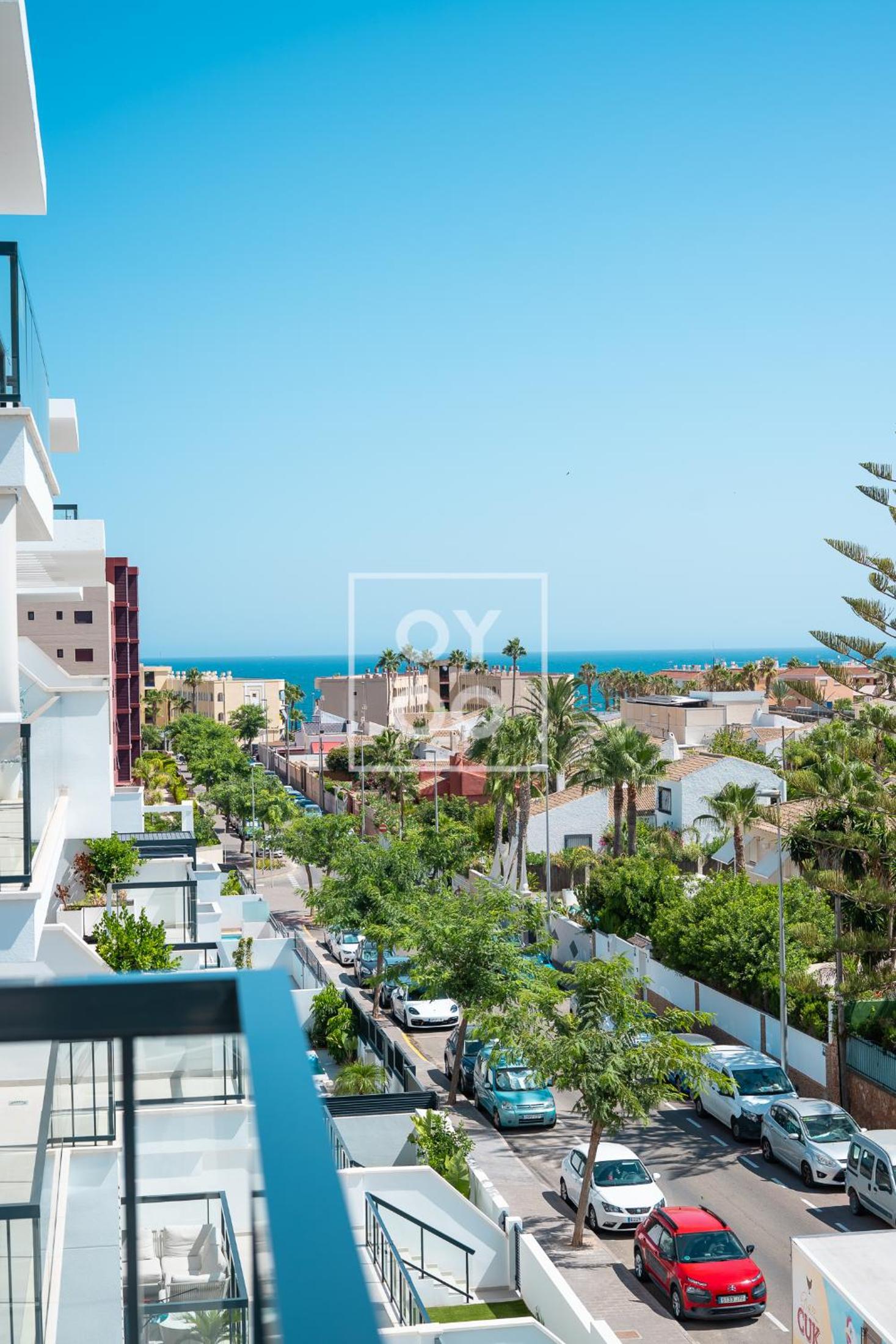 Cobalt Canvas Residence, Luxury Seaview Flat, by OYOOSTAYS