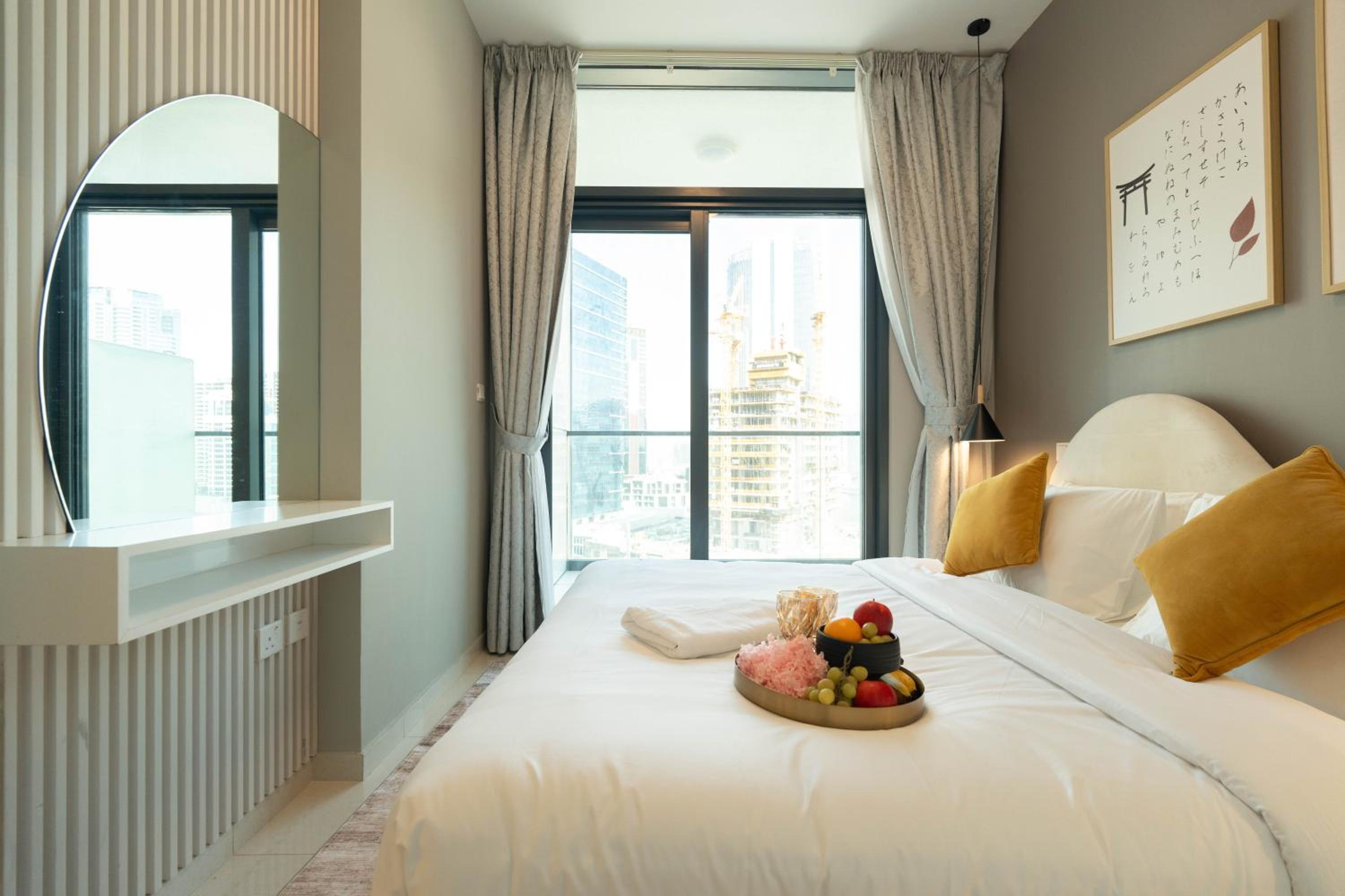Stylish 1-Bedroom with Lake View in Business Bay
