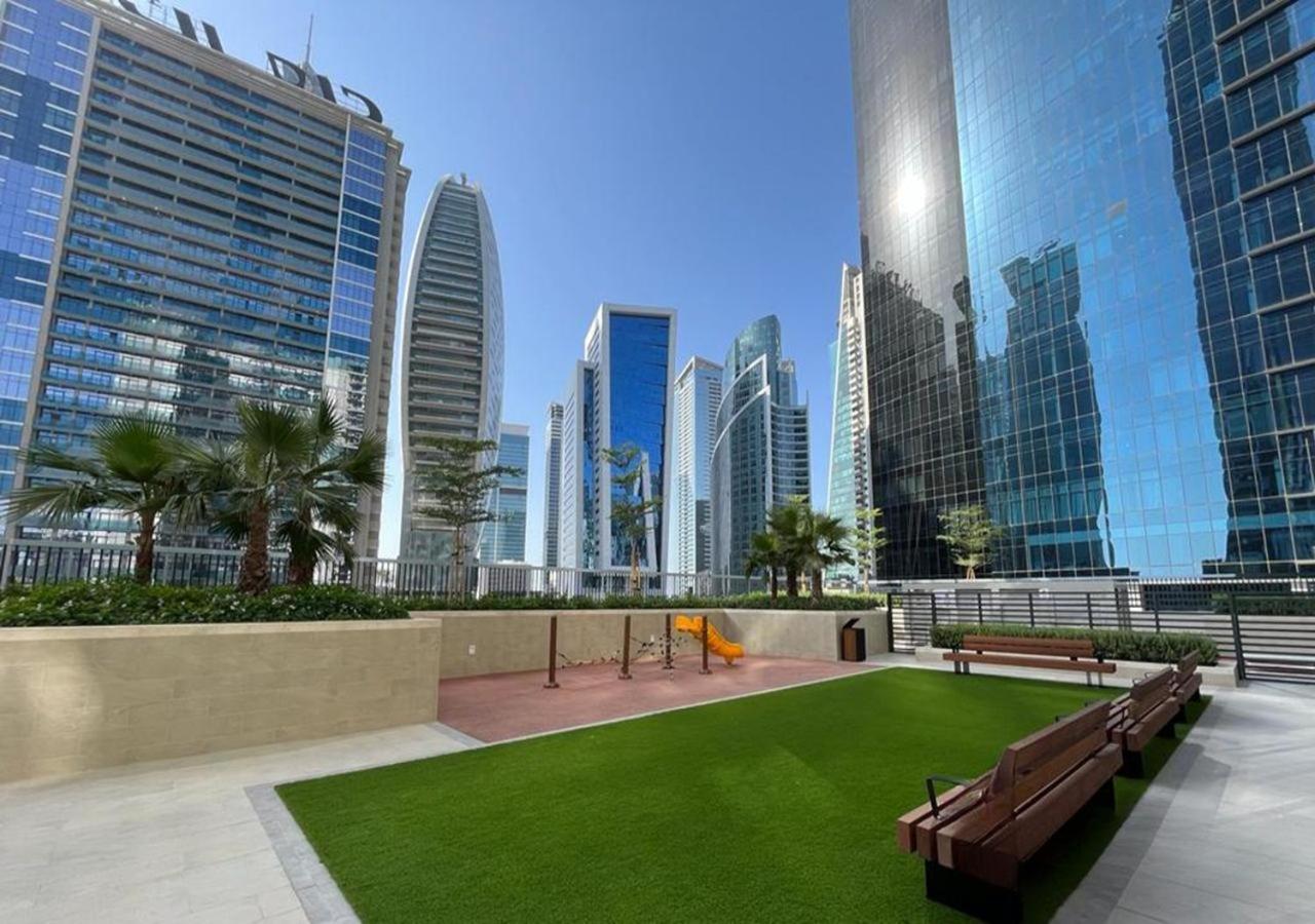 Stylish 1-Bedroom with Lake View in Business Bay