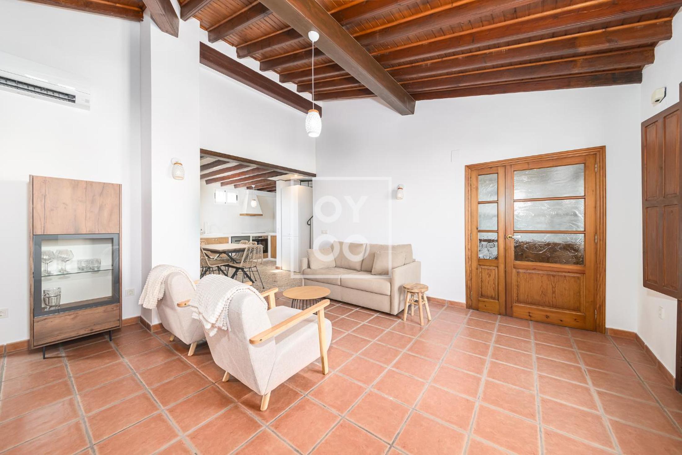 Luz del Faro, apartment in historic townhouse with sea view - by OYOOSTAYS