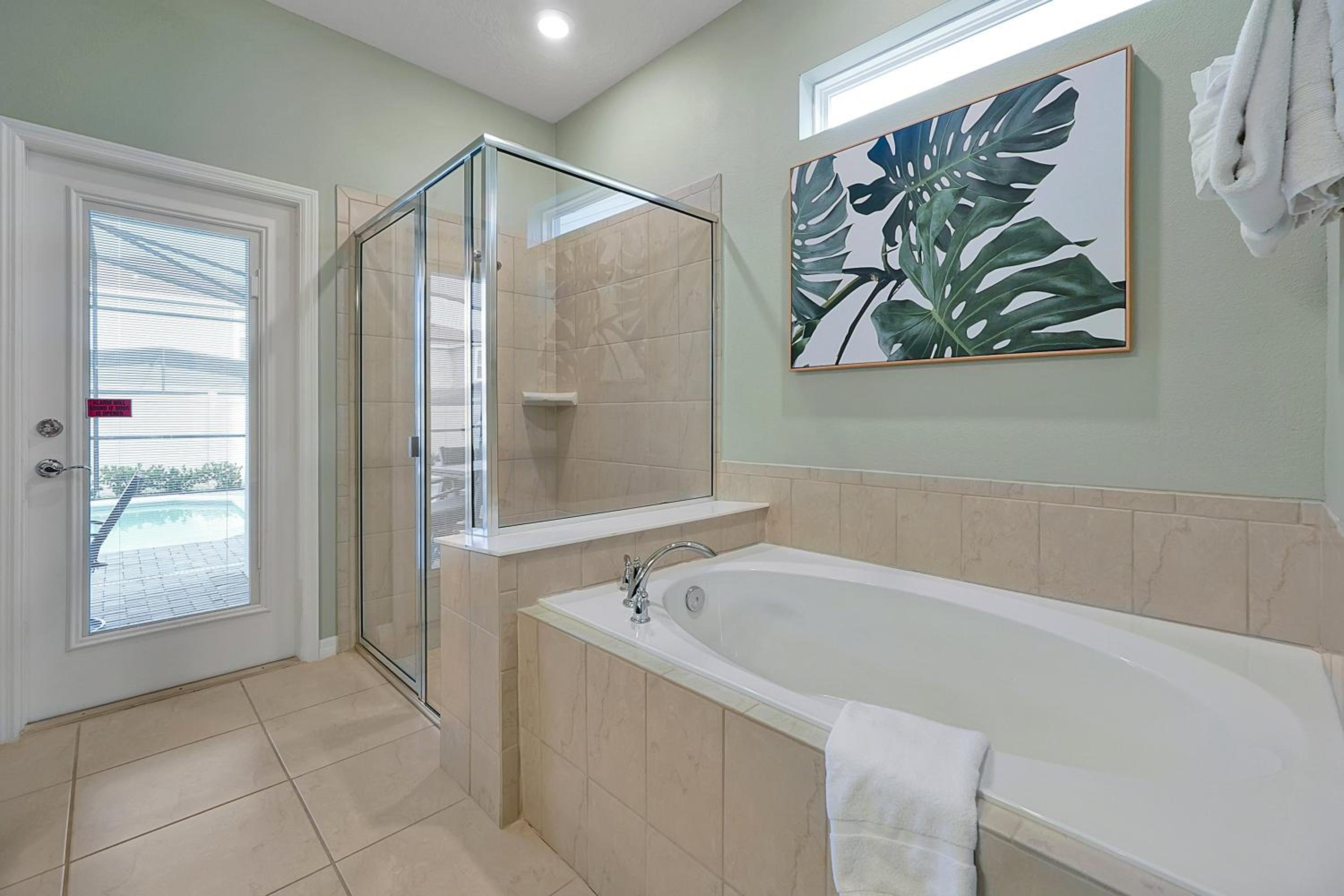 Spacious 7 bedroom home in Davenport Windsor Island Resort with a private pool.