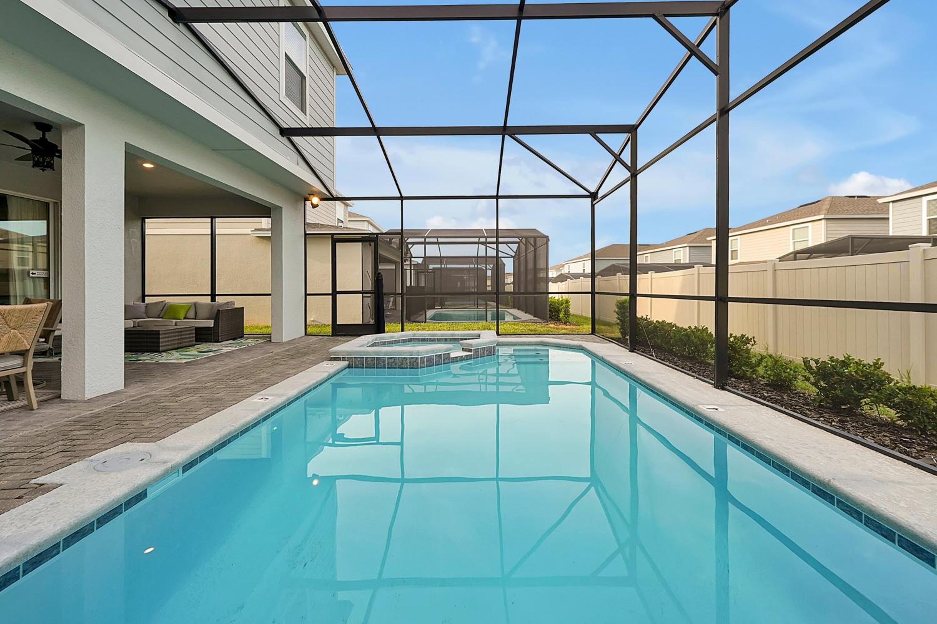 Spacious 7 bedroom home in Davenport Windsor Island Resort with a private pool.