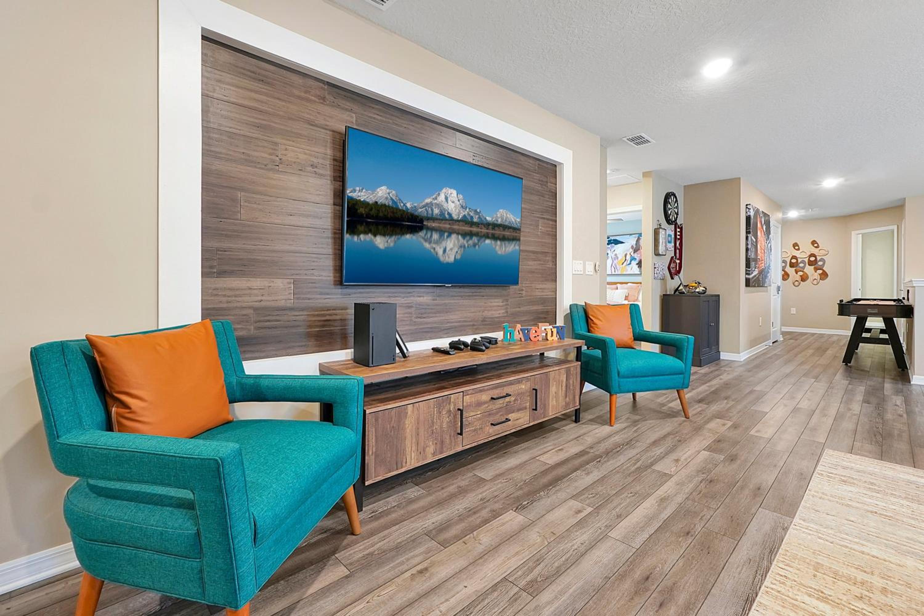 Spacious 7 bedroom home in Davenport Windsor Island Resort with a private pool.