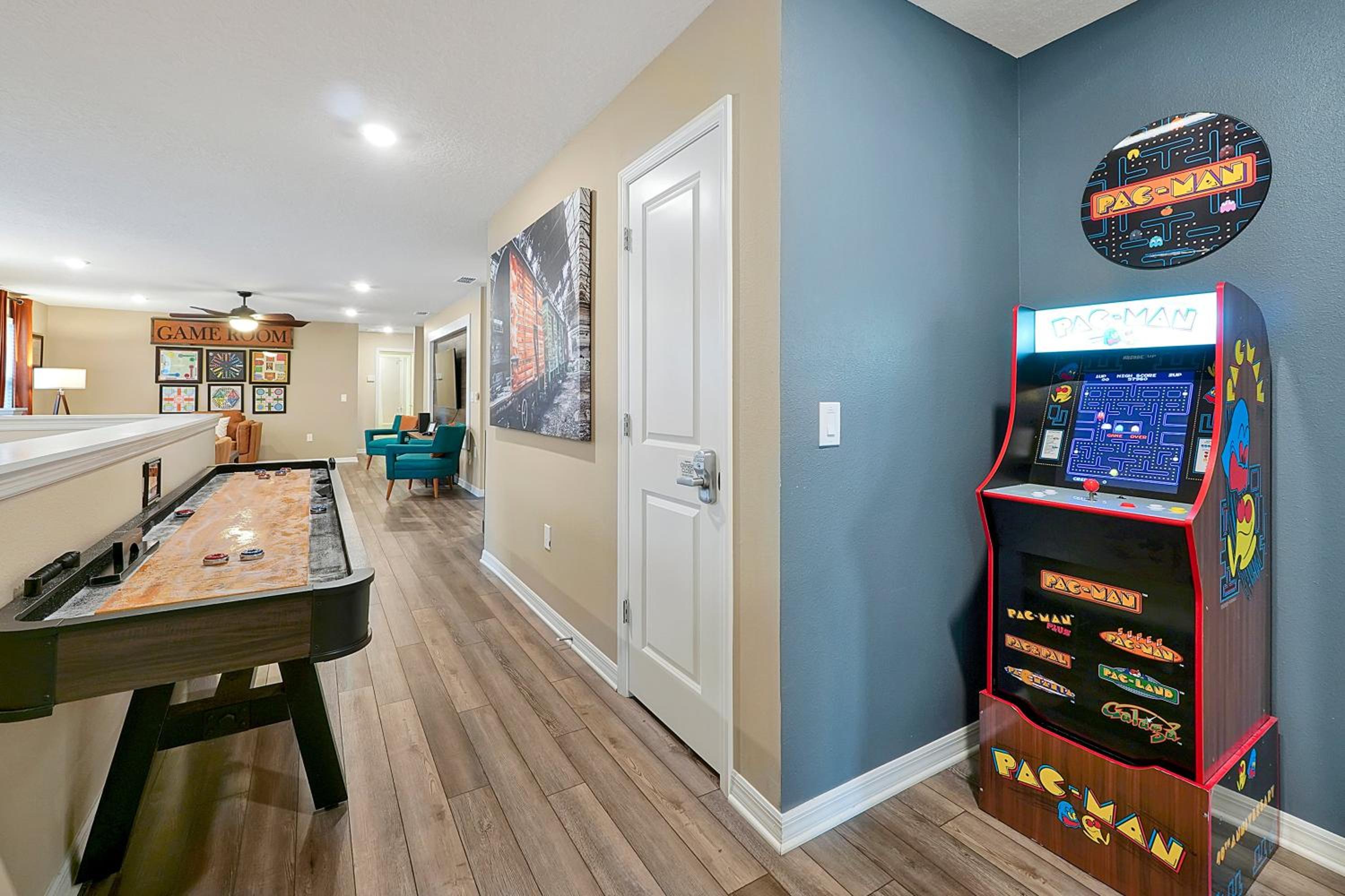Spacious 7 bedroom home in Davenport Windsor Island Resort with a private pool.