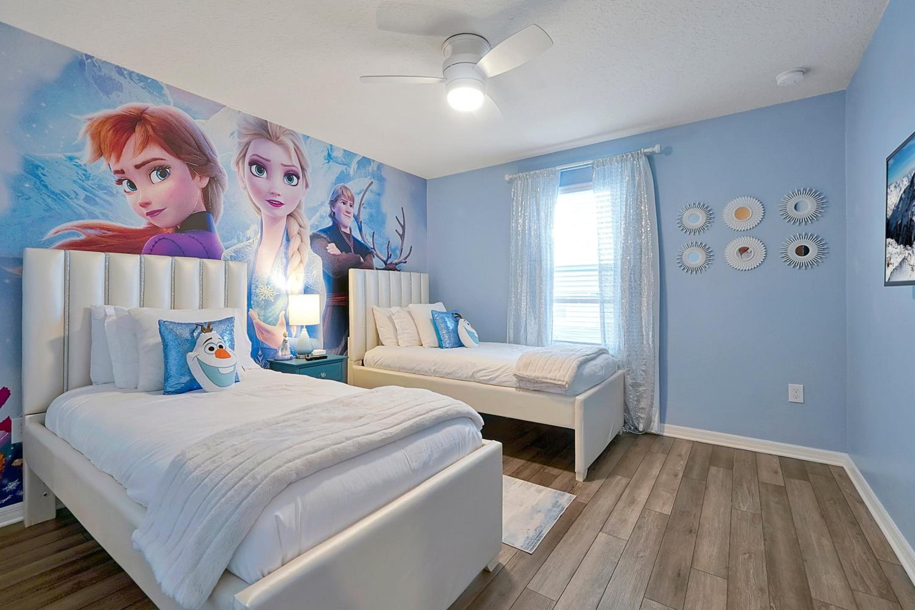 Spacious 7 bedroom home in Davenport Windsor Island Resort with a private pool.