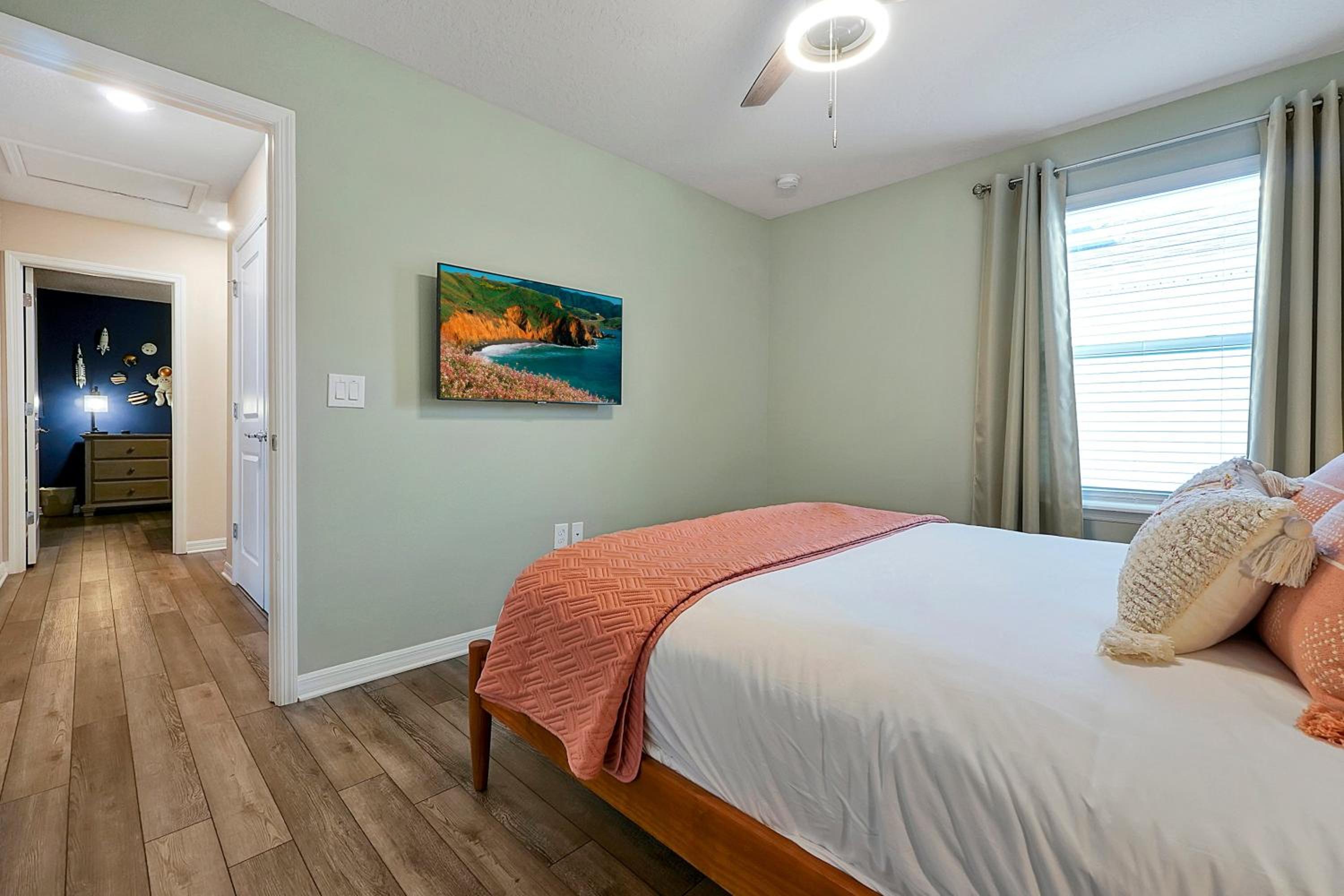 Spacious 7 bedroom home in Davenport Windsor Island Resort with a private pool.