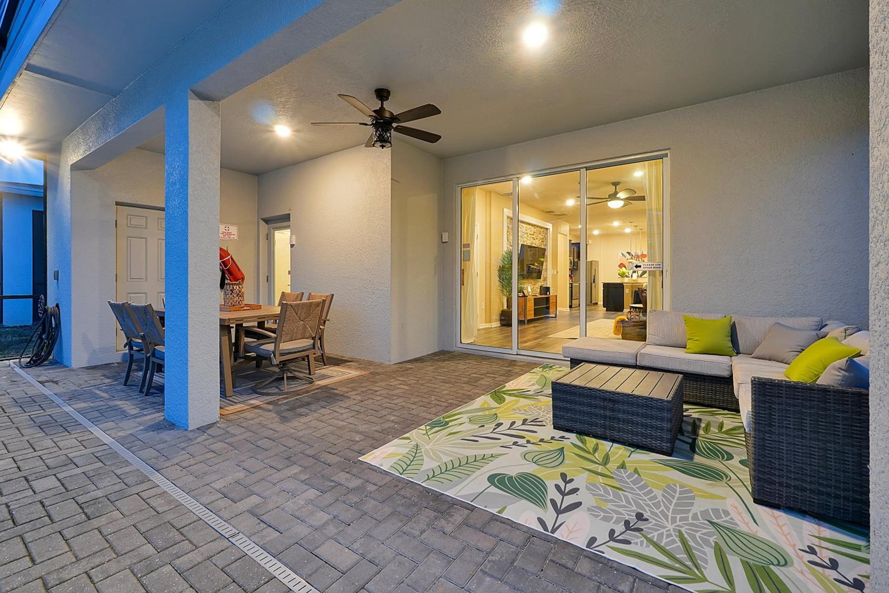 Spacious 7 bedroom home in Davenport Windsor Island Resort with a private pool.
