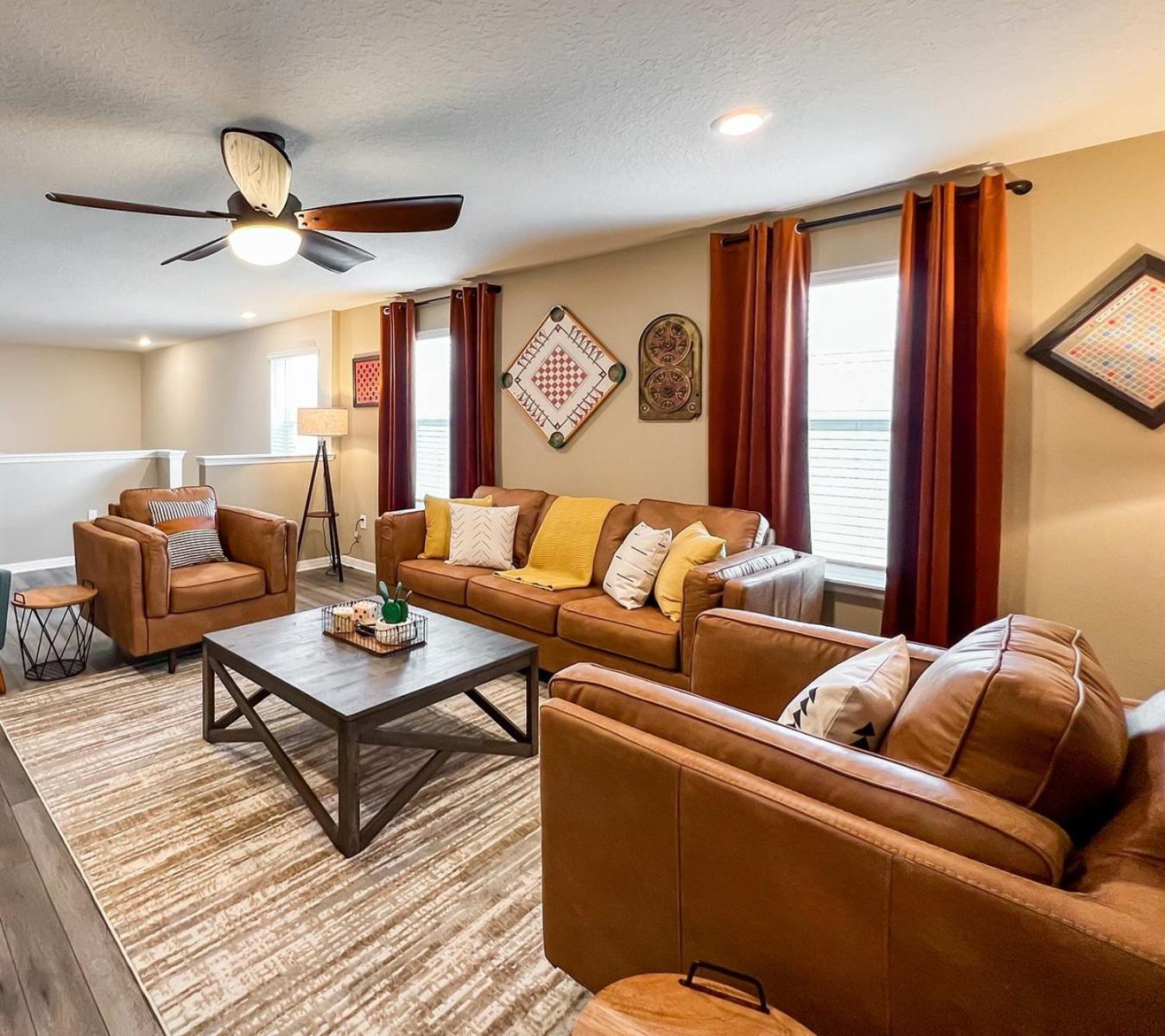 Spacious 7 bedroom home in Davenport Windsor Island Resort with a private pool.