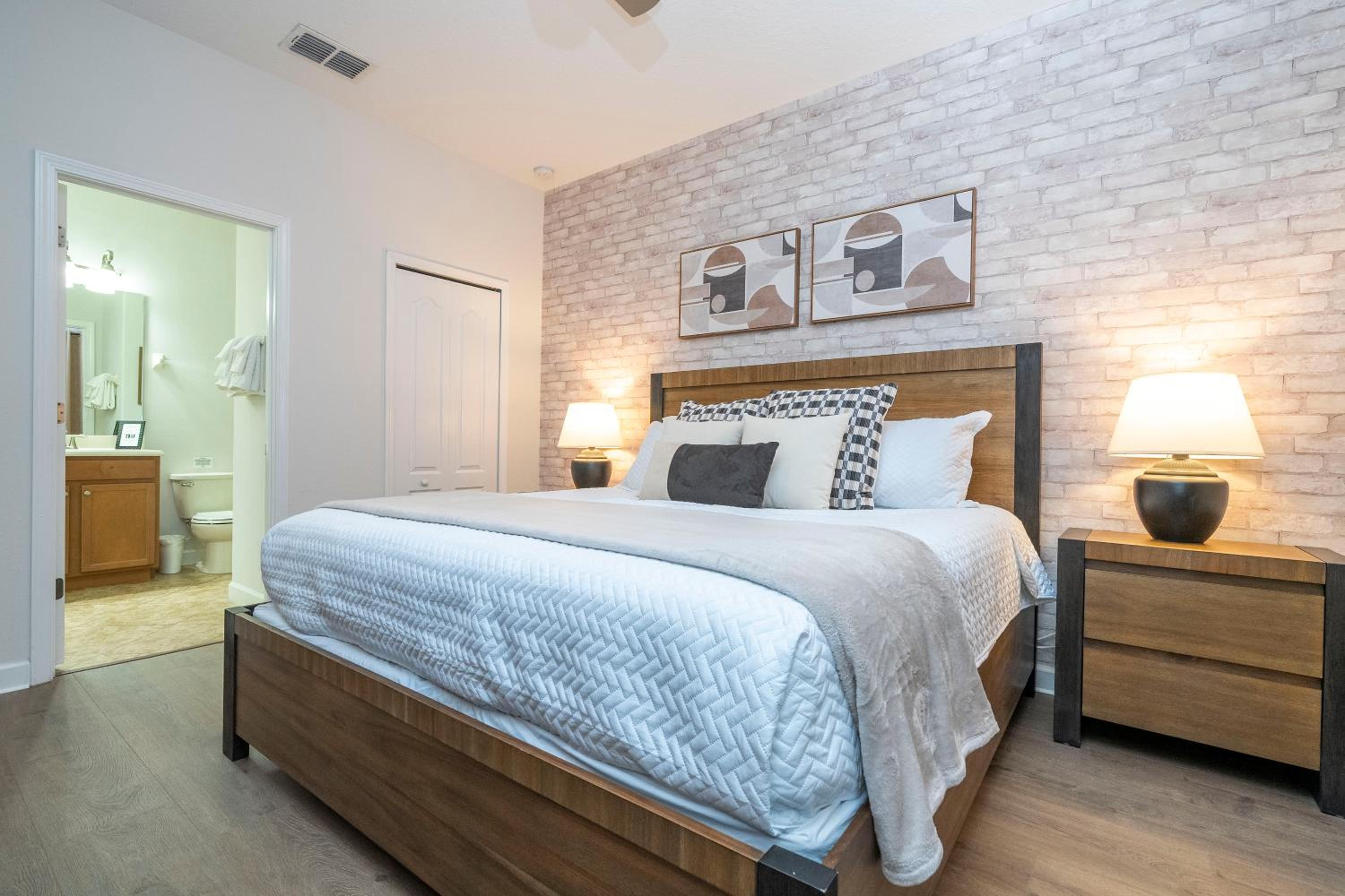 Spacious 8 bedroom home in Davenport with a private pool perfect for large groups.