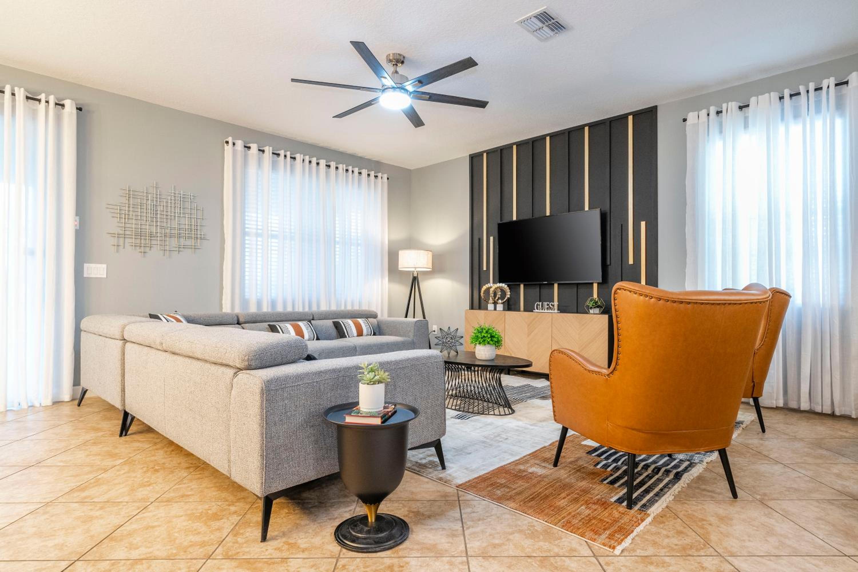 Spacious 8 bedroom home in Davenport with a private pool perfect for large groups.
