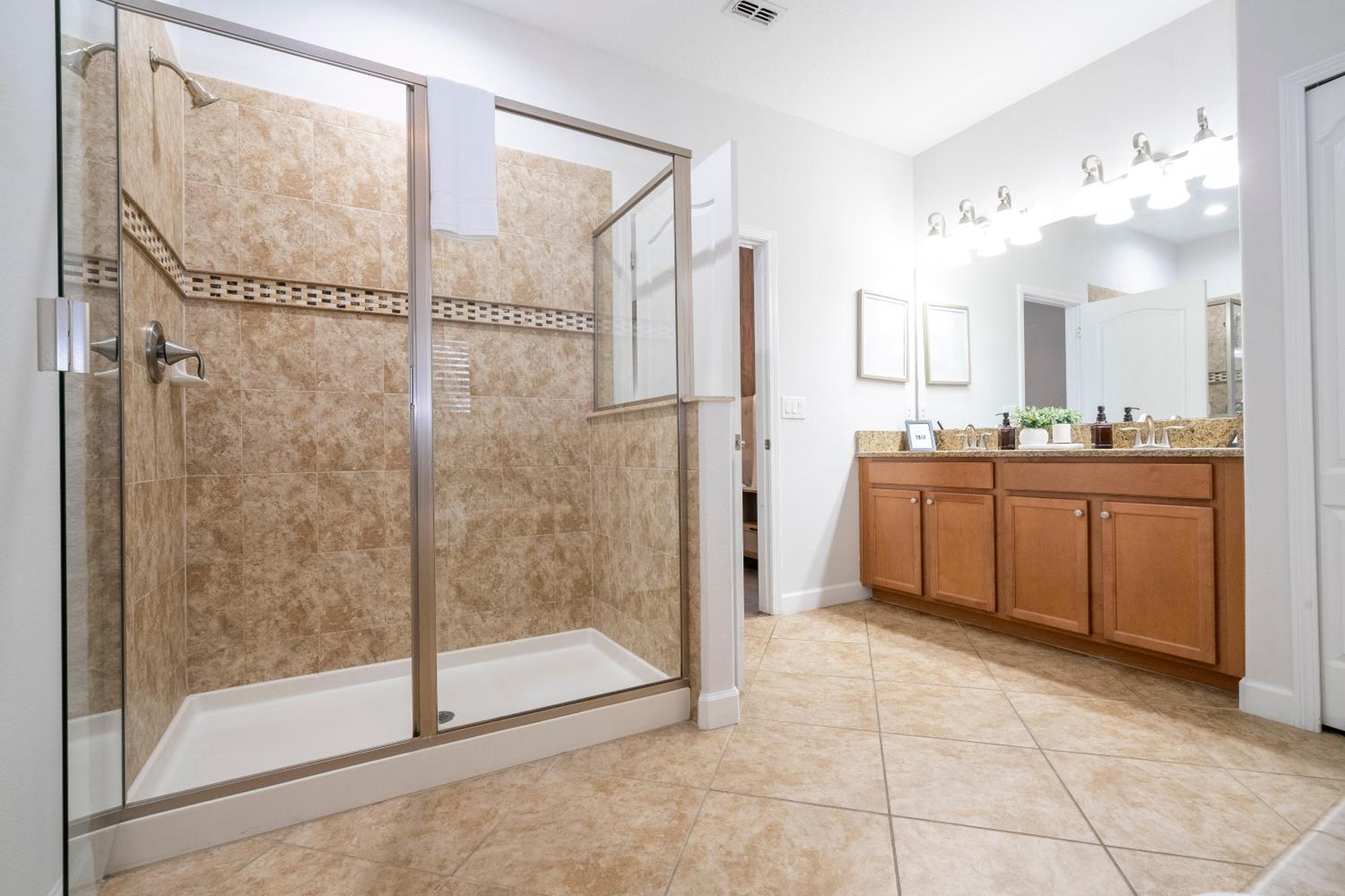 Spacious 8 bedroom home in Davenport with a private pool perfect for large groups.