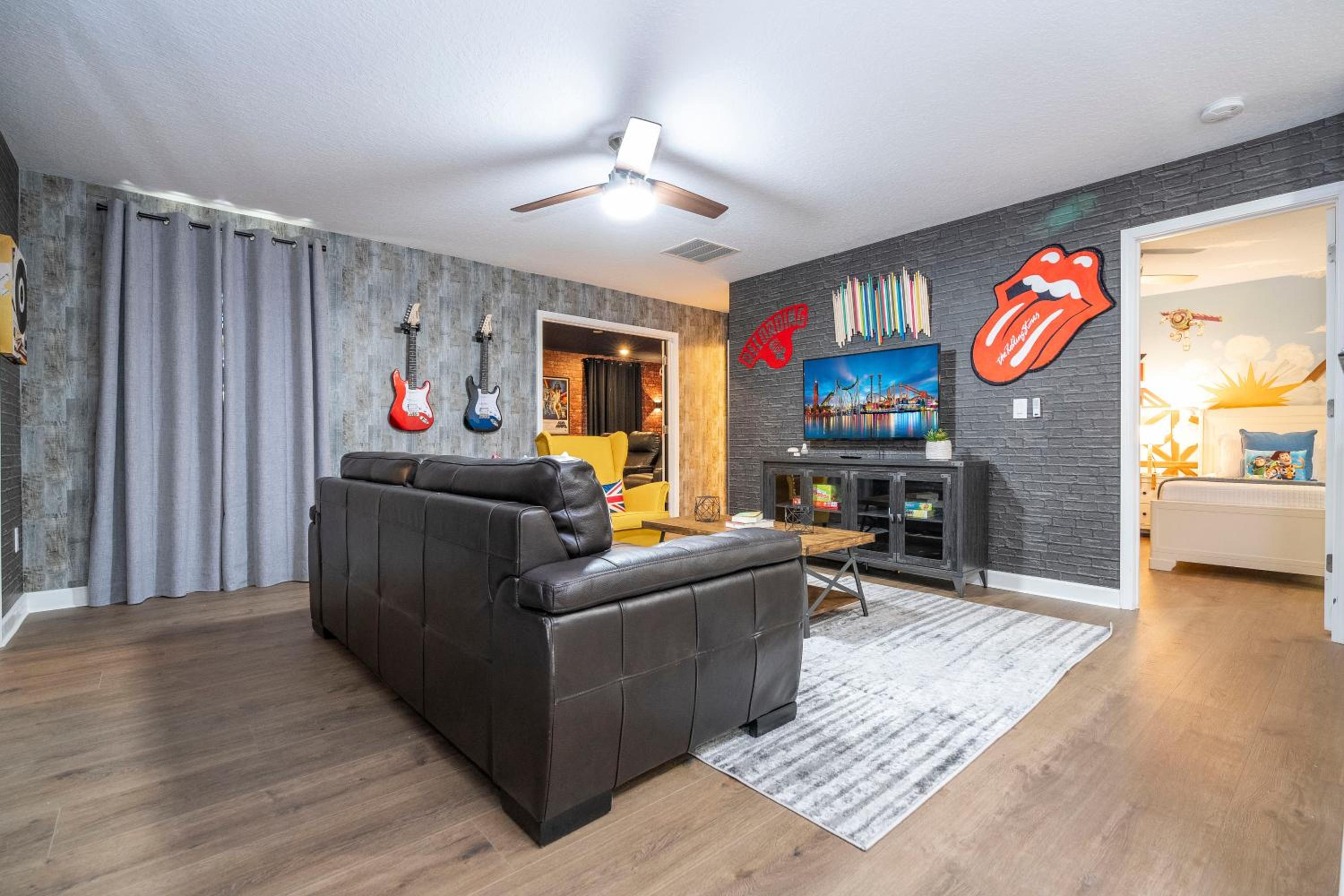 Spacious 8 bedroom home in Davenport with a private pool perfect for large groups.