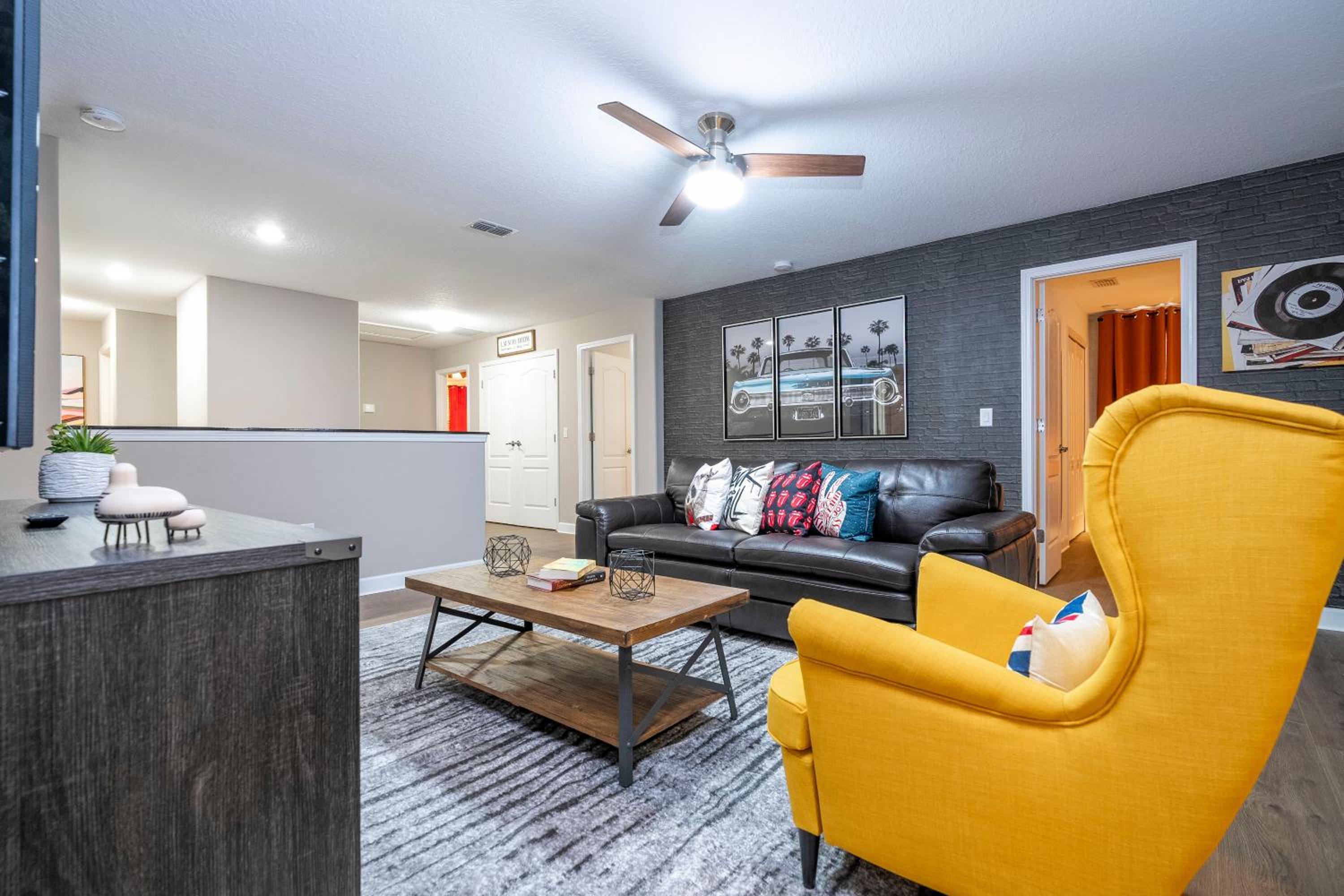 Spacious 8 bedroom home in Davenport with a private pool perfect for large groups.