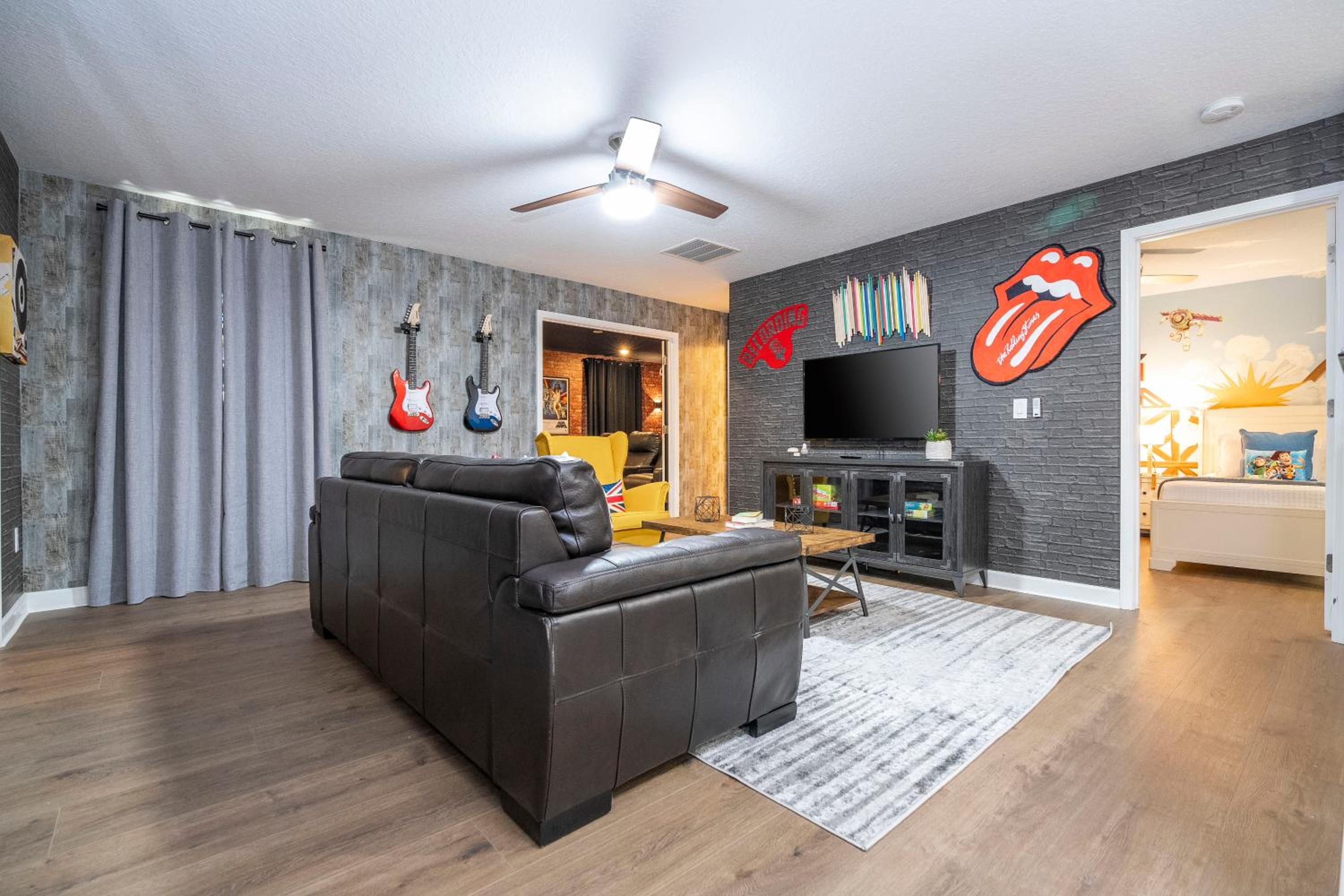 Spacious 8 bedroom home in Davenport with a private pool perfect for large groups.