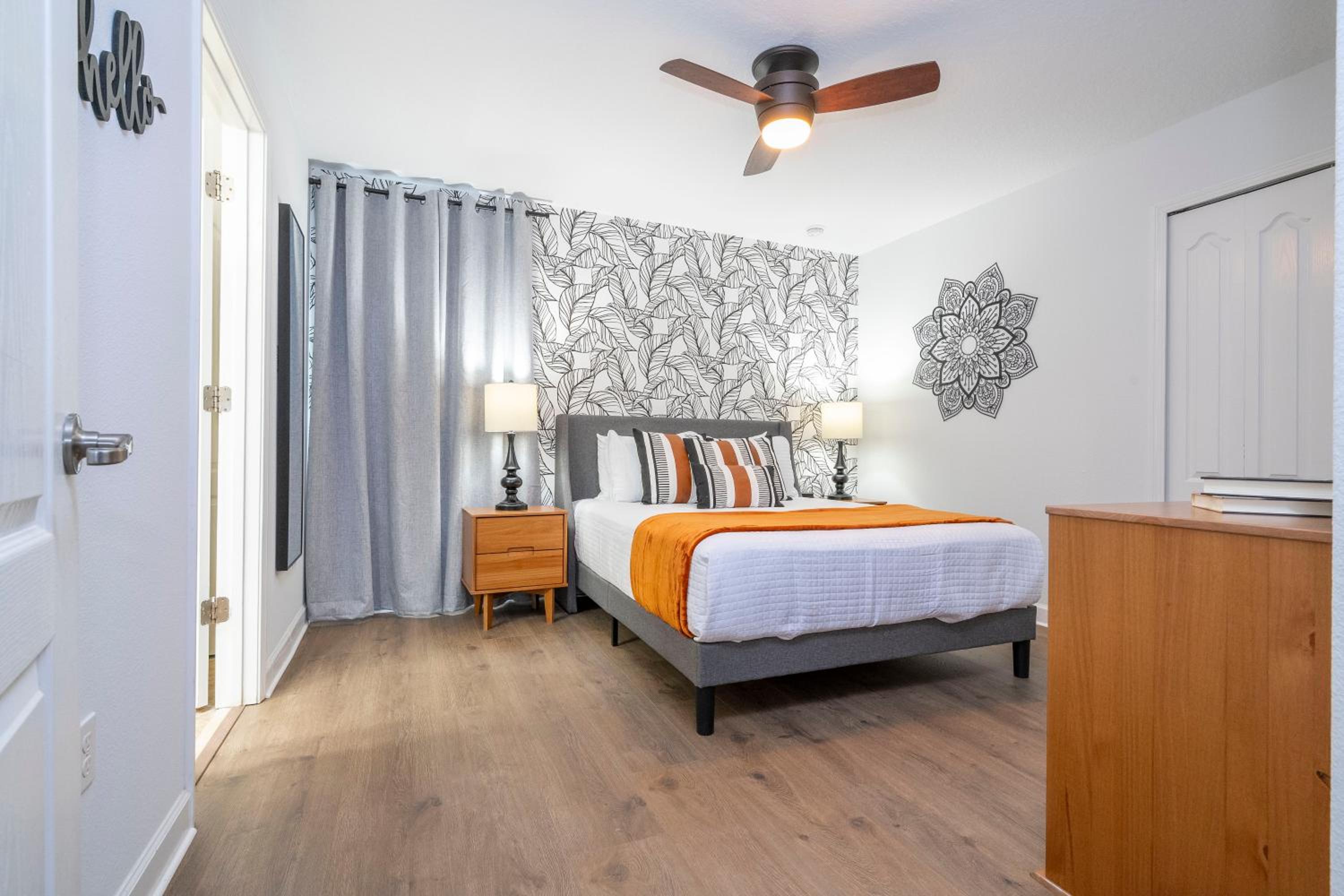 Spacious 8 bedroom home in Davenport with a private pool perfect for large groups.