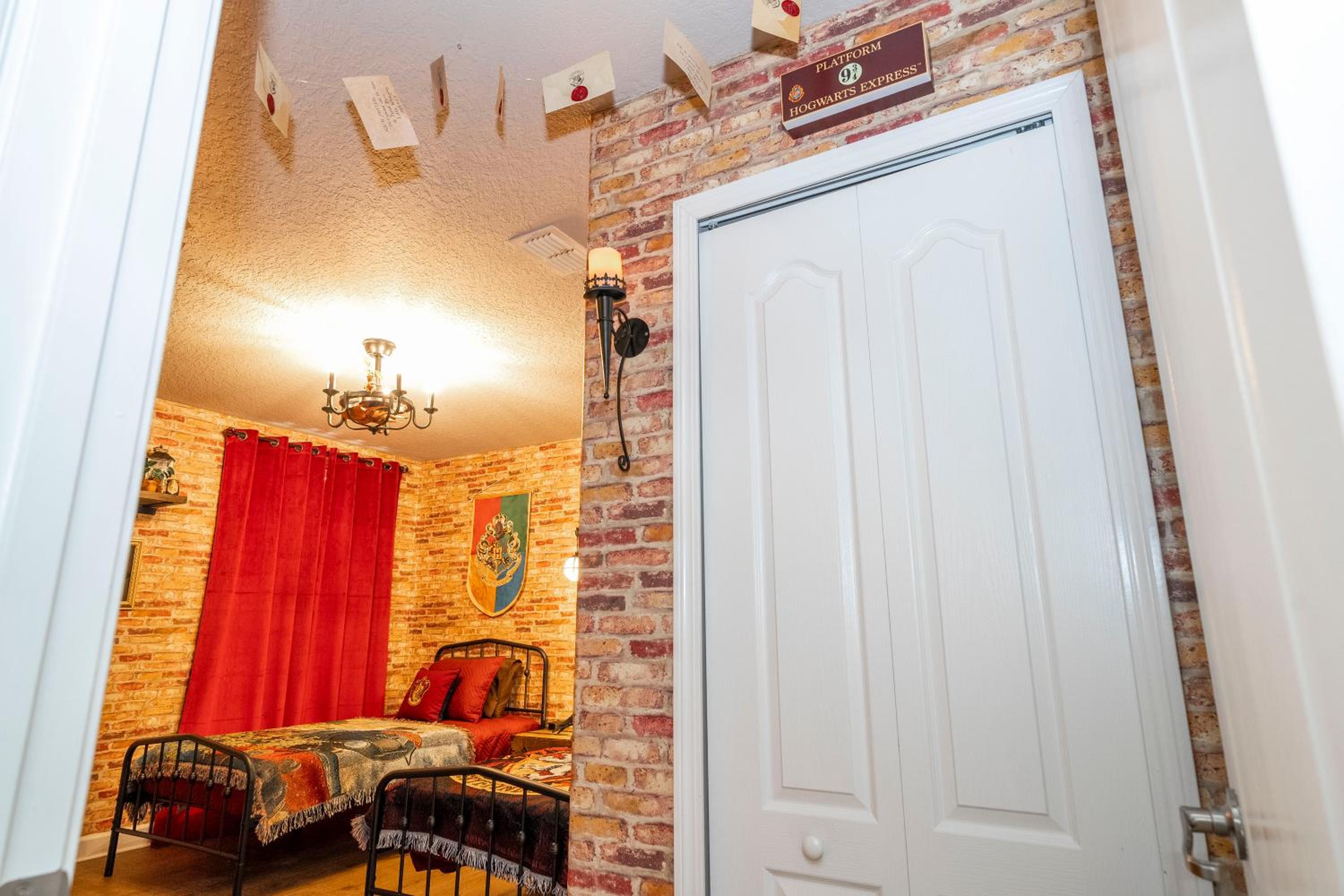 Spacious 8 bedroom home in Davenport with a private pool perfect for large groups.