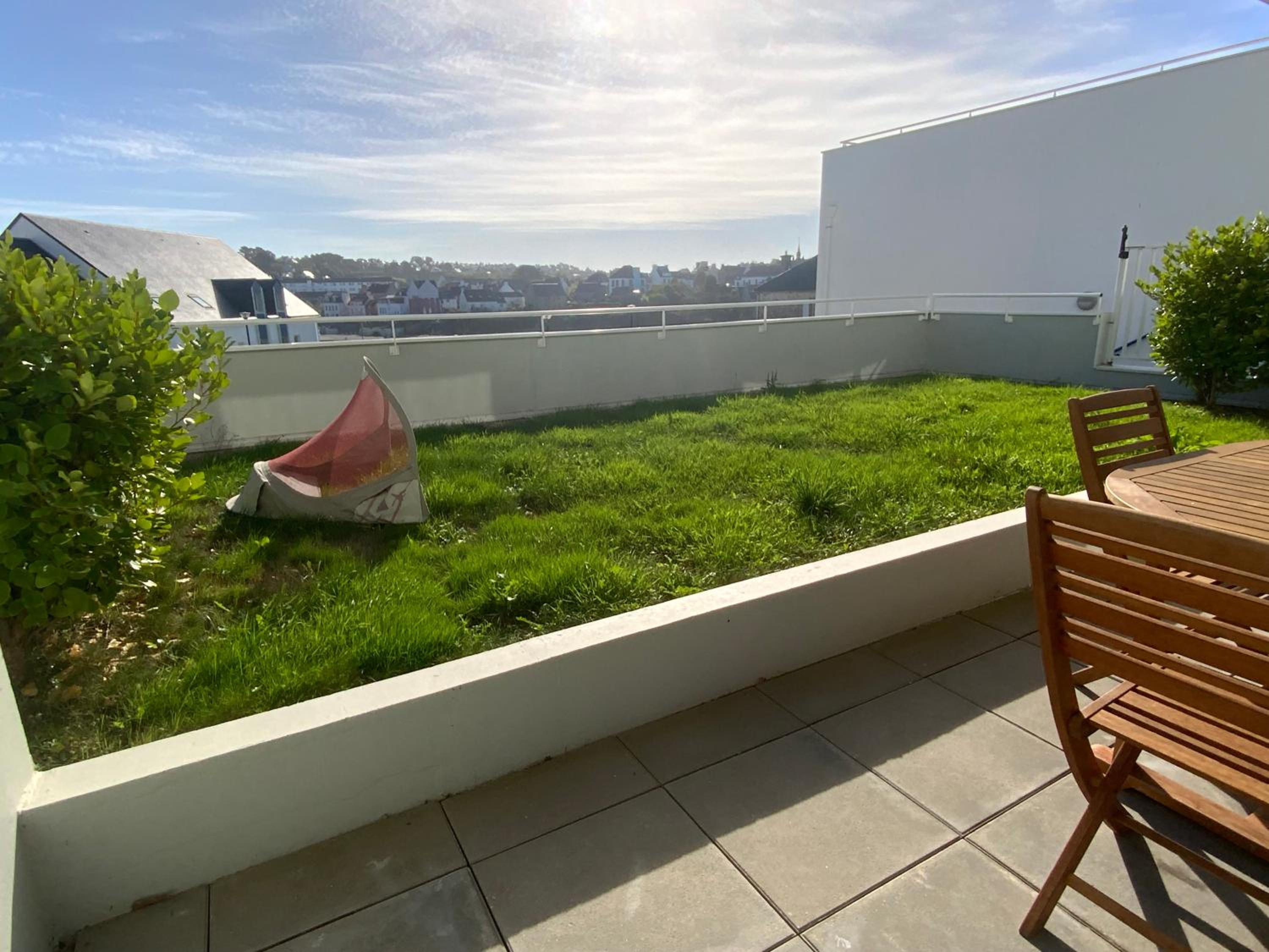 Appartement au face port avec grande terrasse