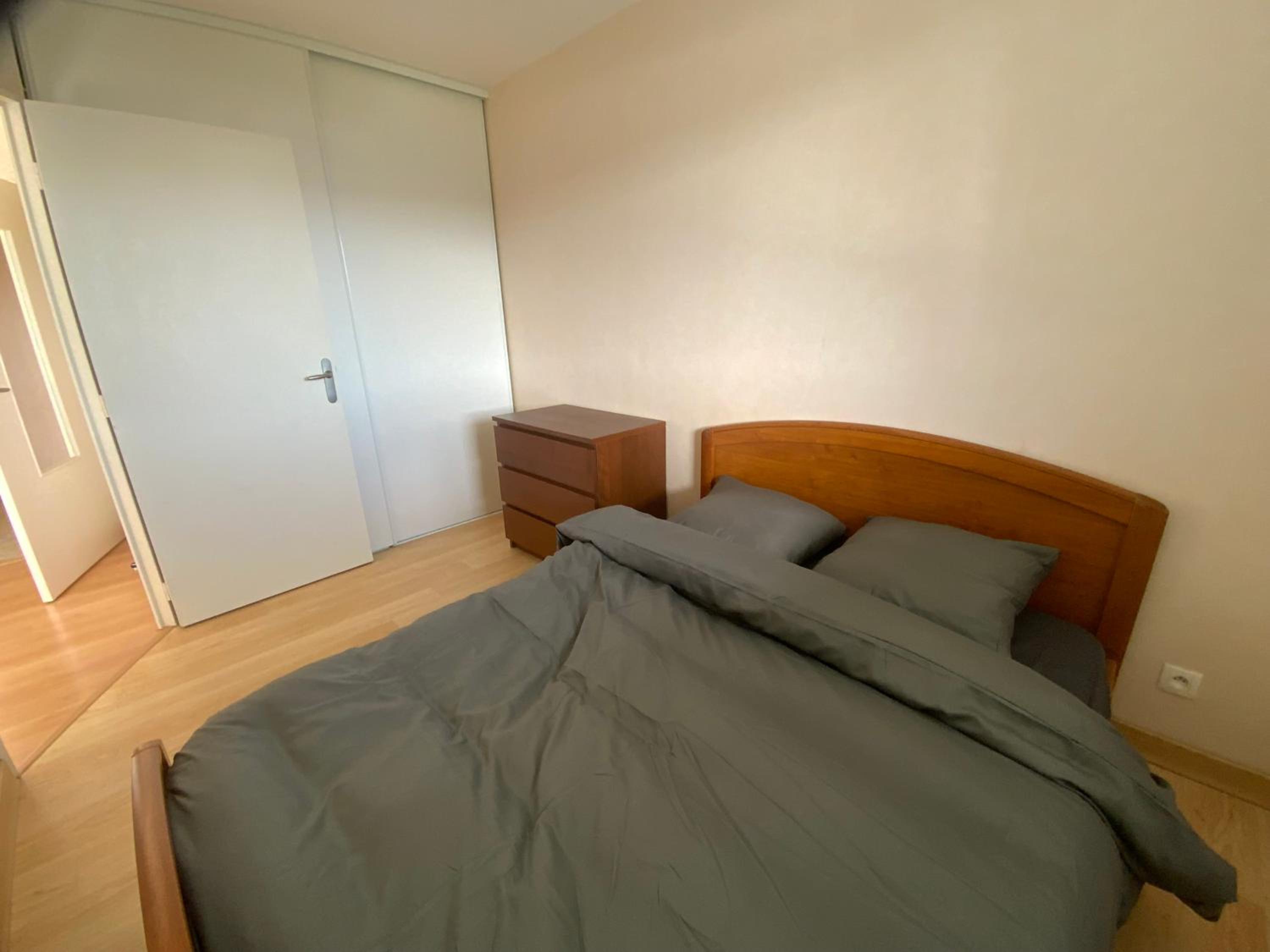 Appartement au face port avec grande terrasse