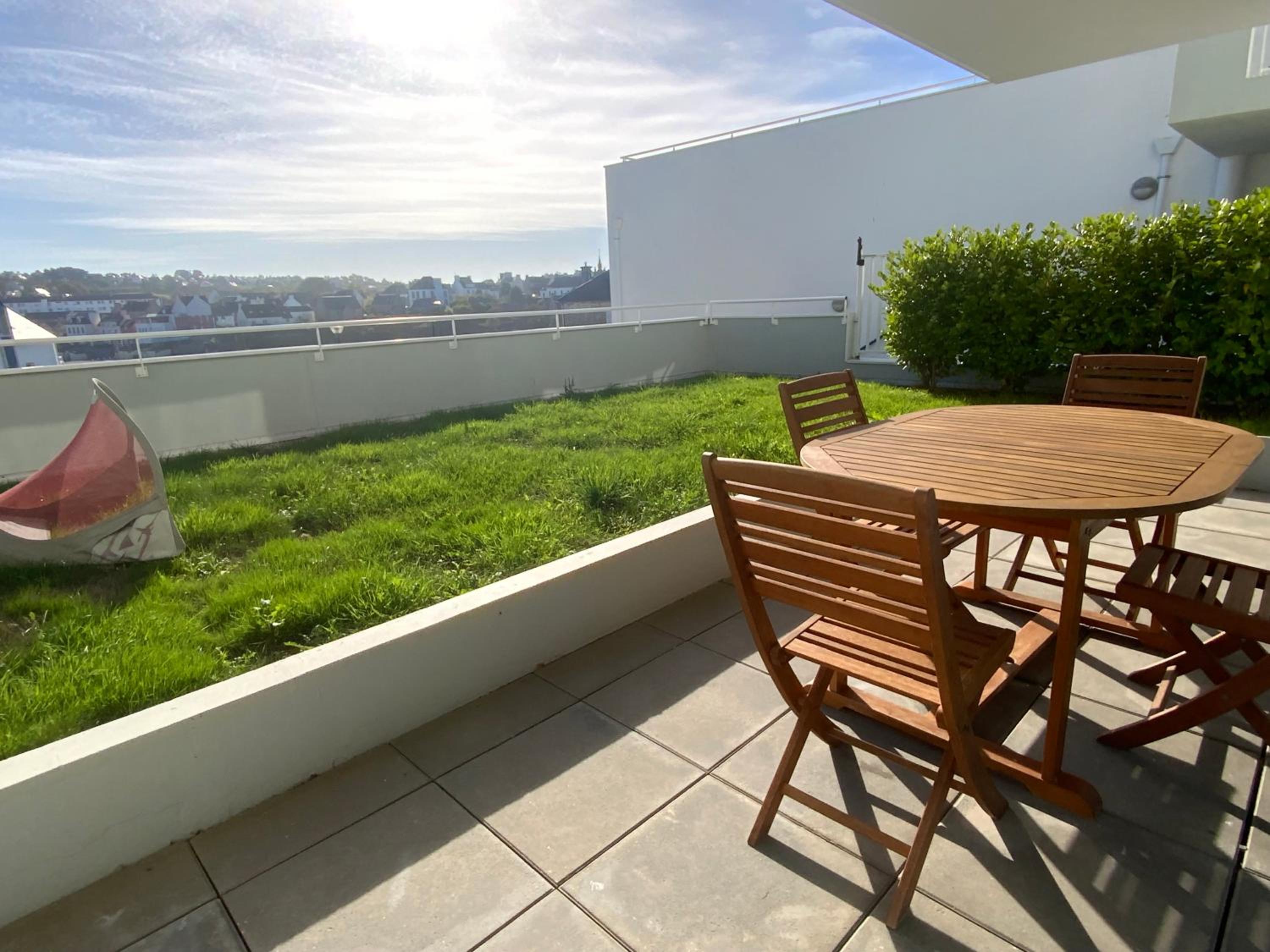 Appartement au face port avec grande terrasse