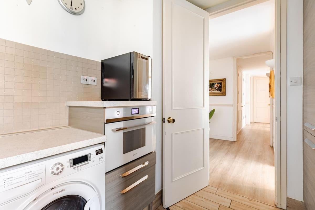 Oxford Circus Chic 2BR Apartment