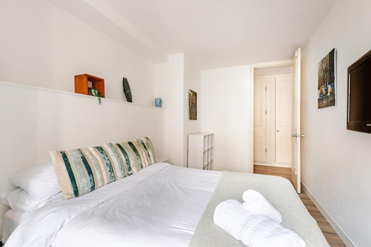 Oxford Circus Chic 2BR Apartment