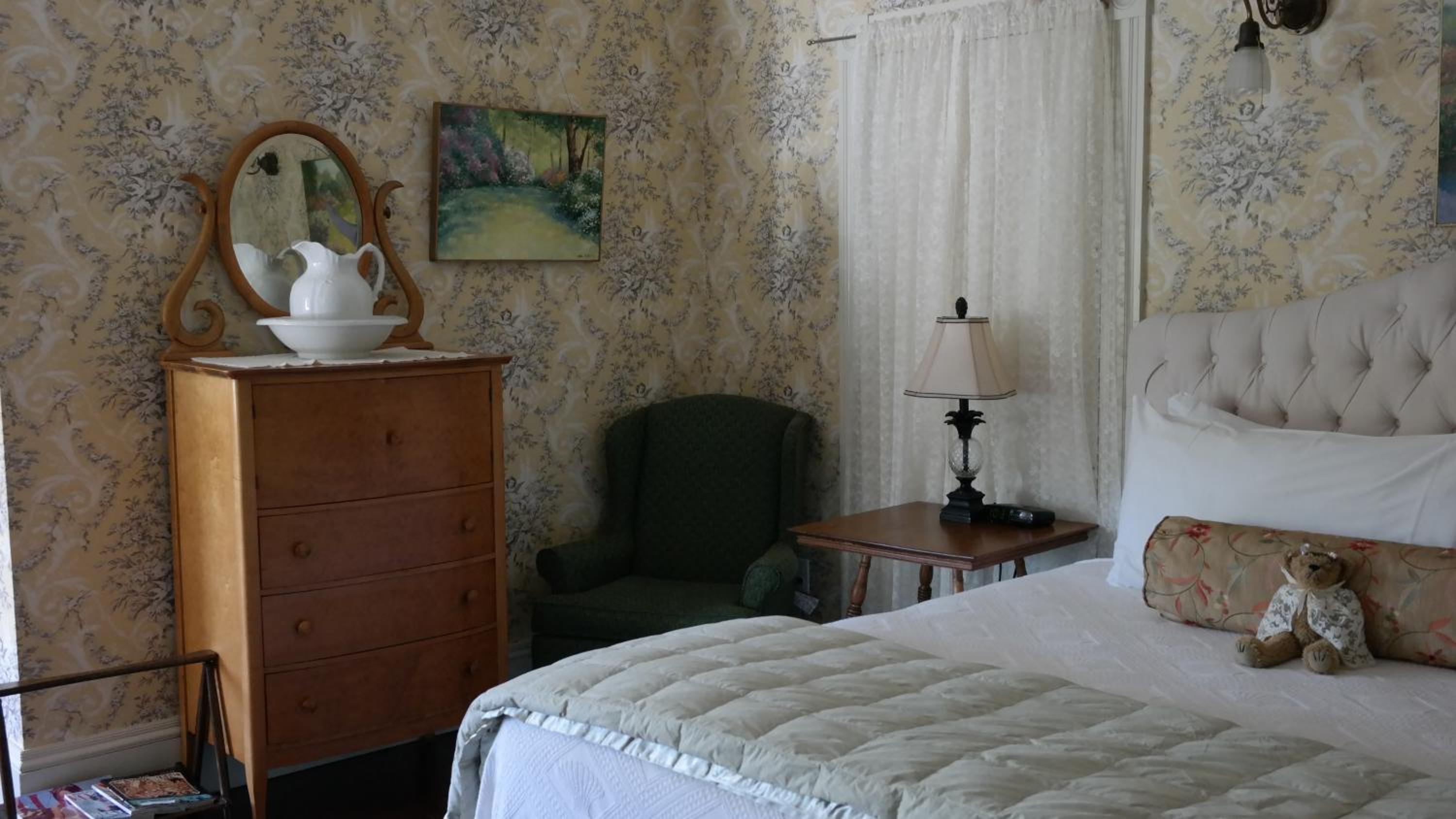 Moseley Cottage Inn and The Town Motel