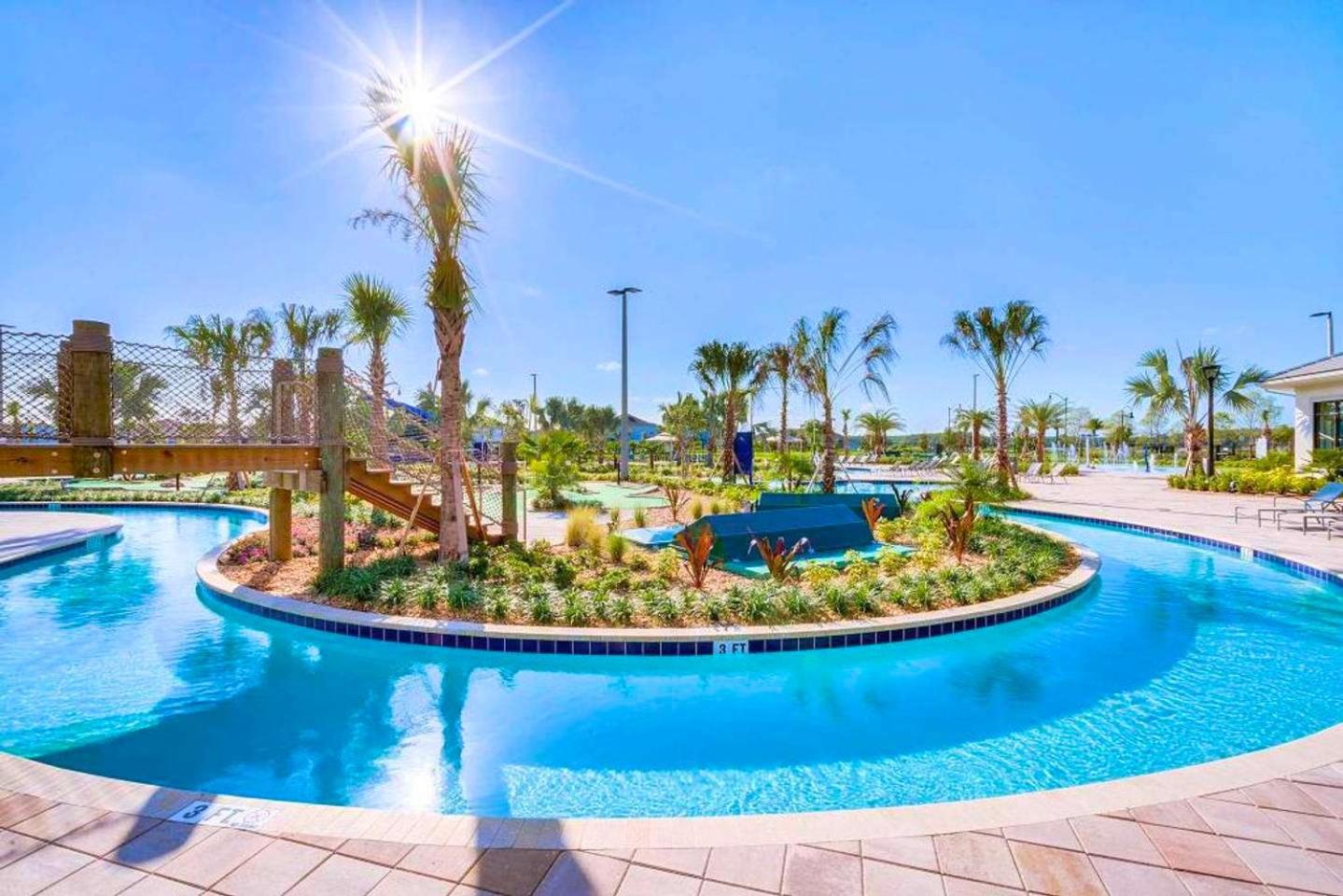 Impressive Hideaway with Private Pool and access to 2 Clubhouses