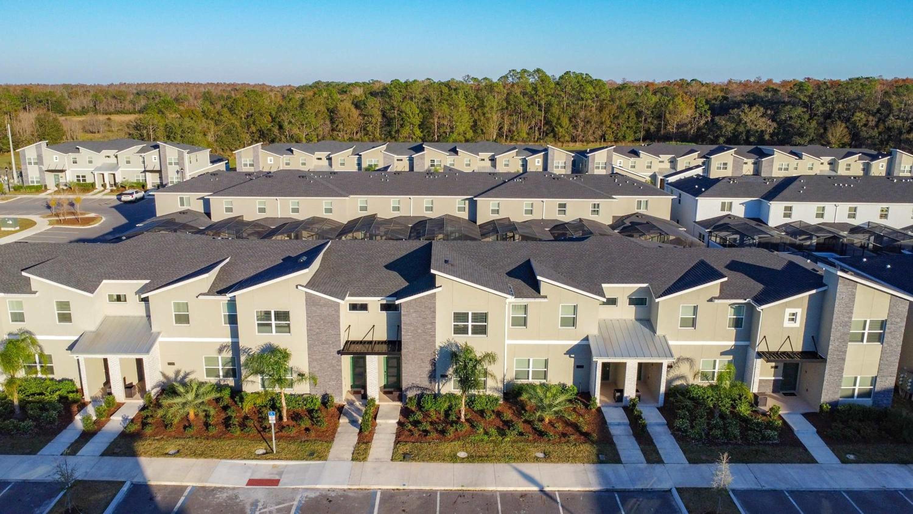 Impressive Hideaway with Private Pool and access to 2 Clubhouses