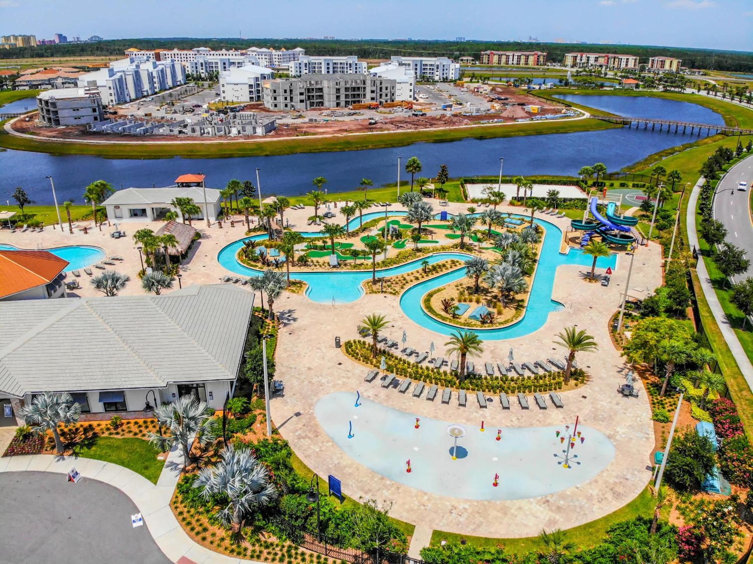 Impressive Hideaway with Private Pool and access to 2 Clubhouses