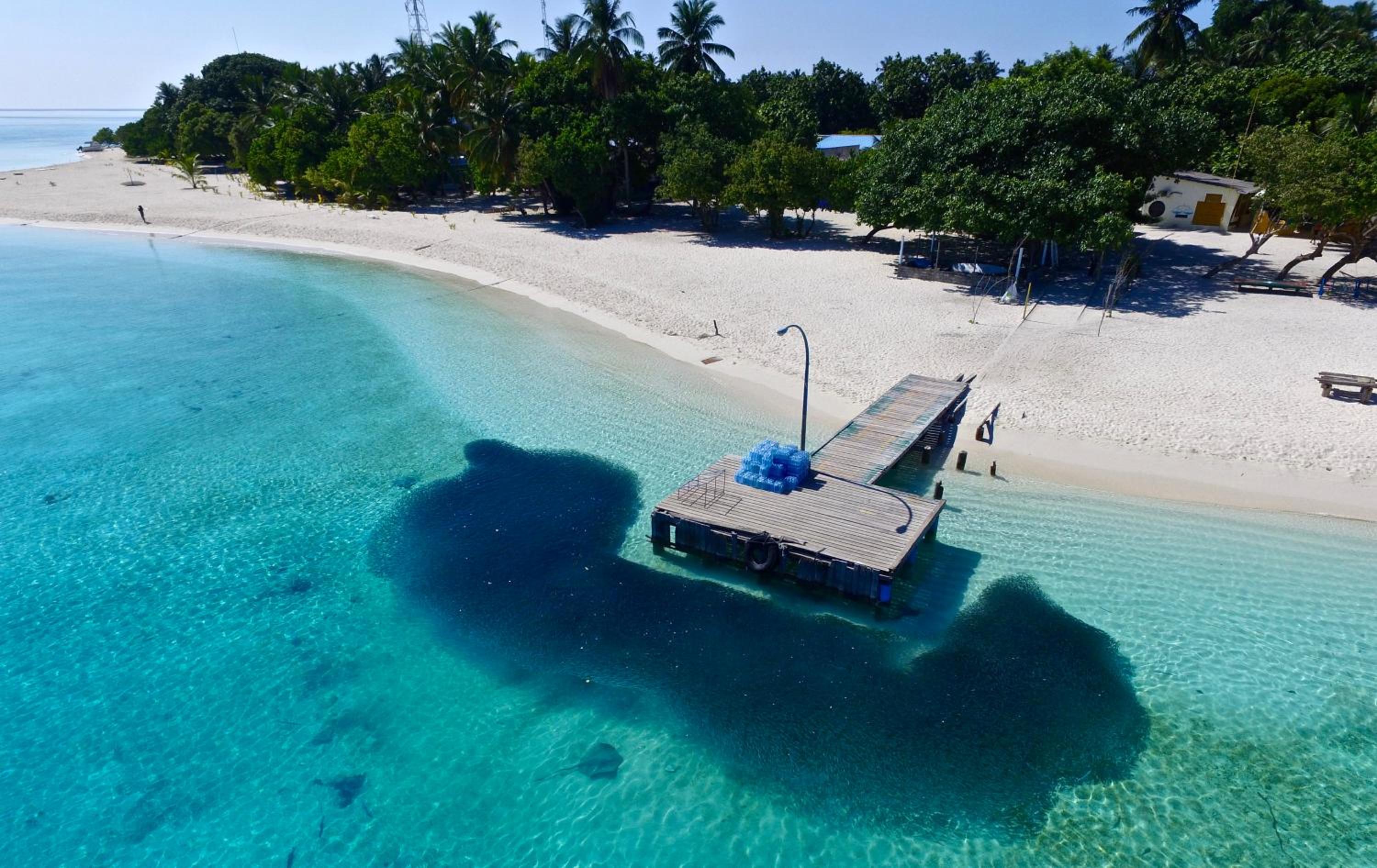 Luau Beach Inn, Maldives