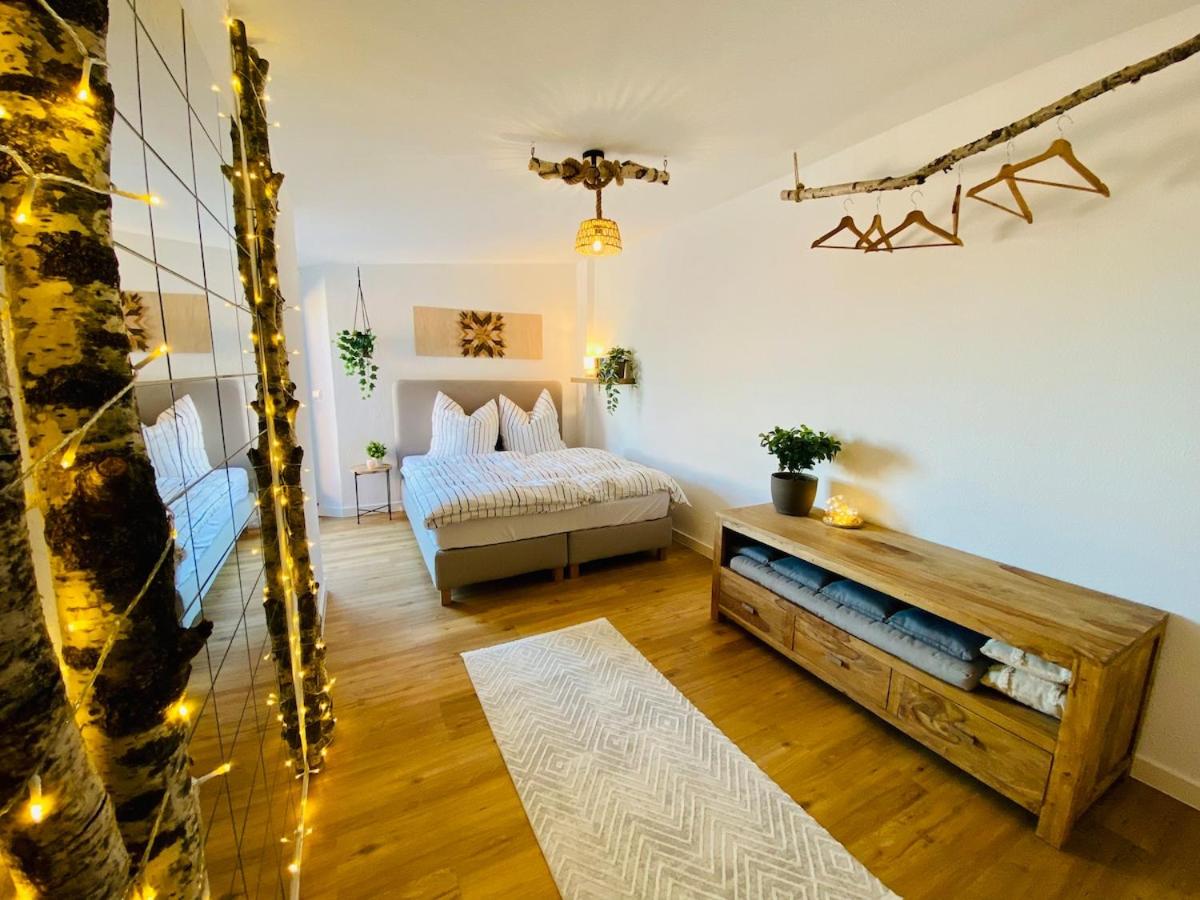 Cinema Apartment Magdeburg - Kitchen & Balcony
