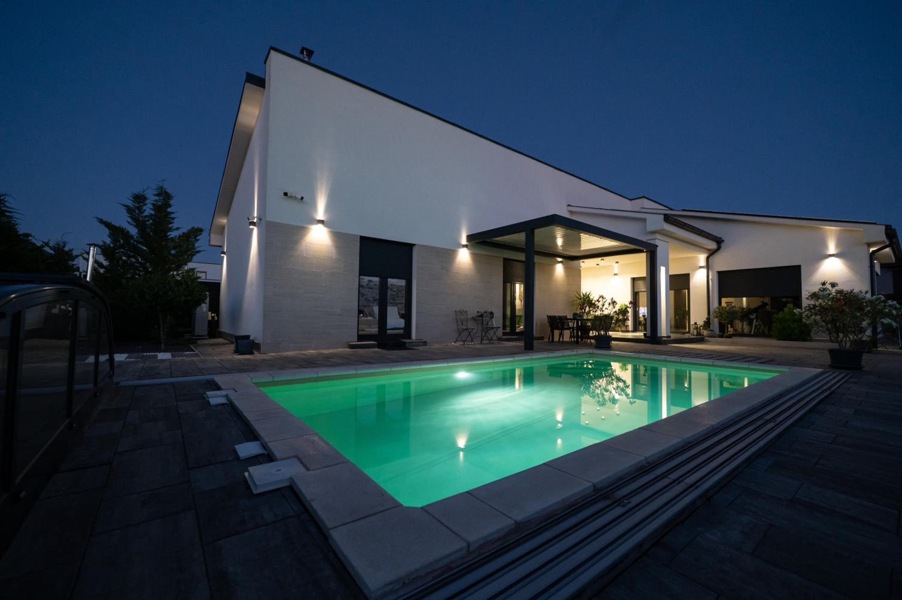 Four Seasons Luxory Vendégház