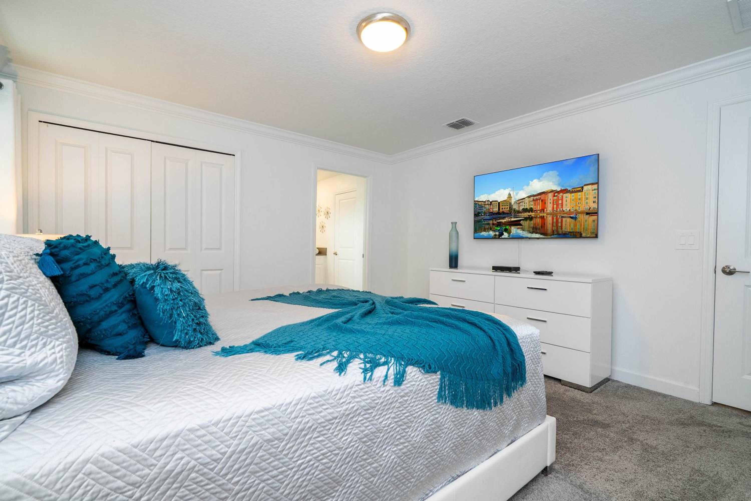 Stunning 4Bd Close to Disney at Storey Lake Resort 2569
