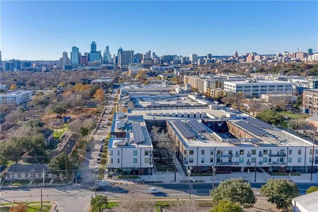 Prime East Downtown Studio w pool gym laundry