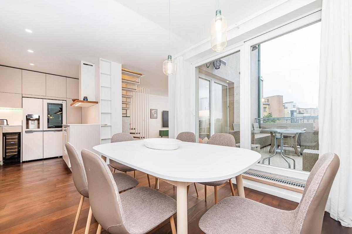 Amazing 3-Bedroom and Terrace overlooking TV Tower