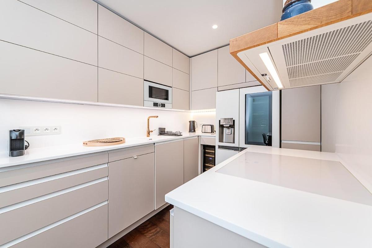 Amazing 3-Bedroom and Terrace overlooking TV Tower