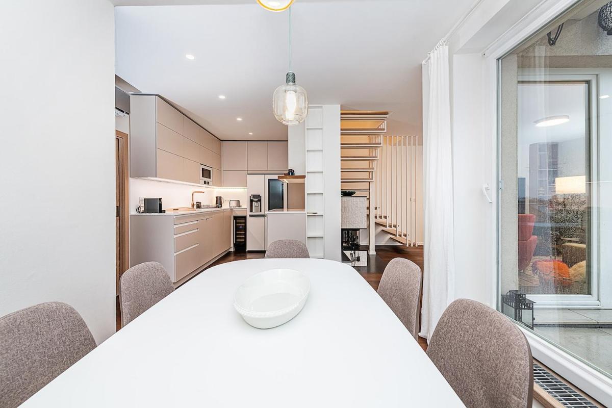 Amazing 3-Bedroom and Terrace overlooking TV Tower