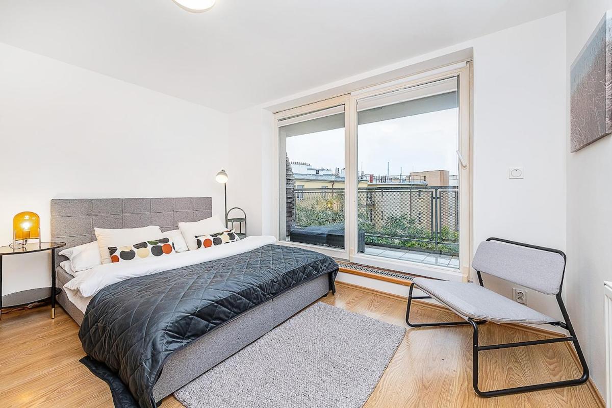 Amazing 3-Bedroom and Terrace overlooking TV Tower
