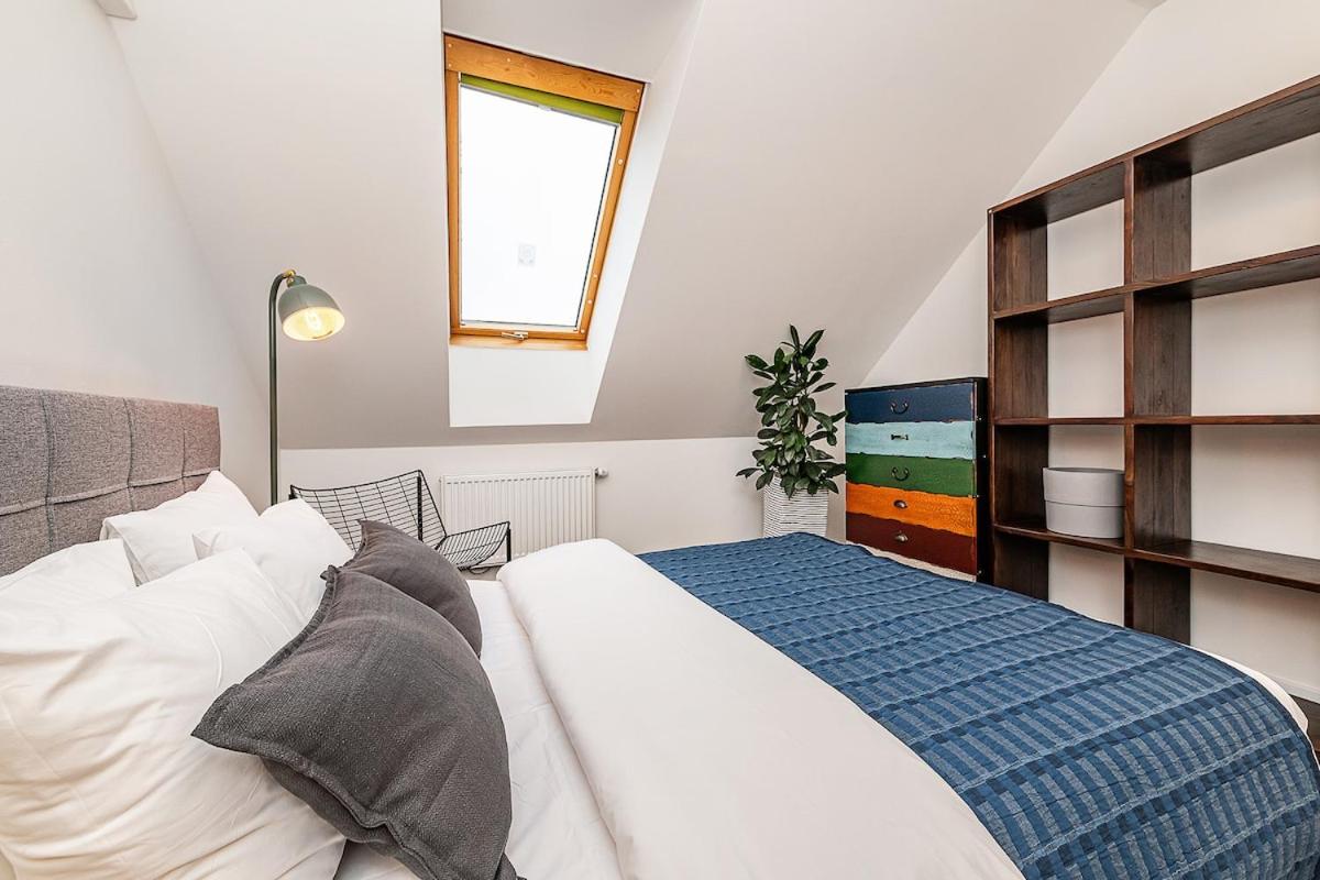 Amazing 3-Bedroom and Terrace overlooking TV Tower