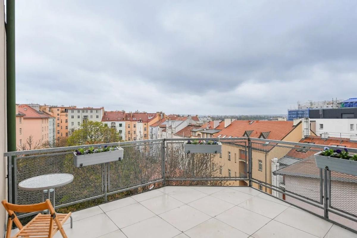 Amazing 3-Bedroom and Terrace overlooking TV Tower