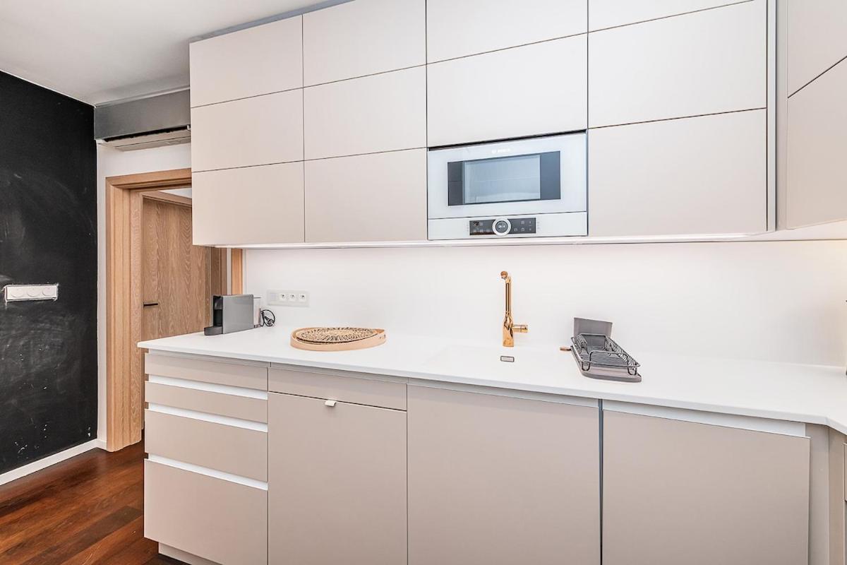 Amazing 3-Bedroom and Terrace overlooking TV Tower