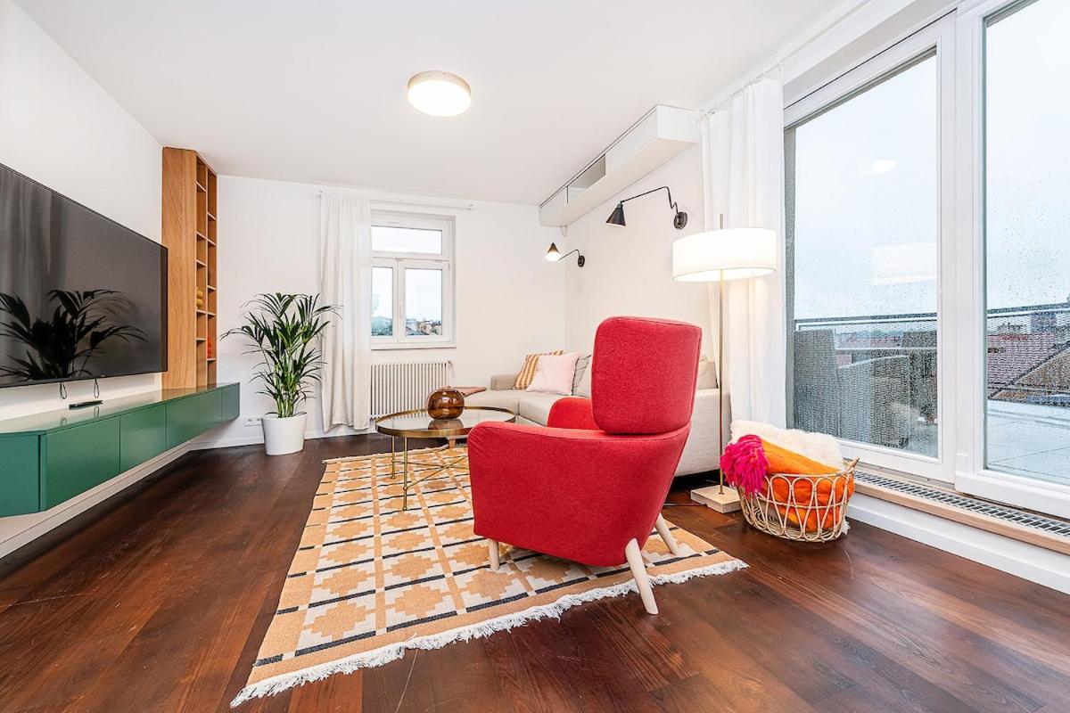 Amazing 3-Bedroom and Terrace overlooking TV Tower