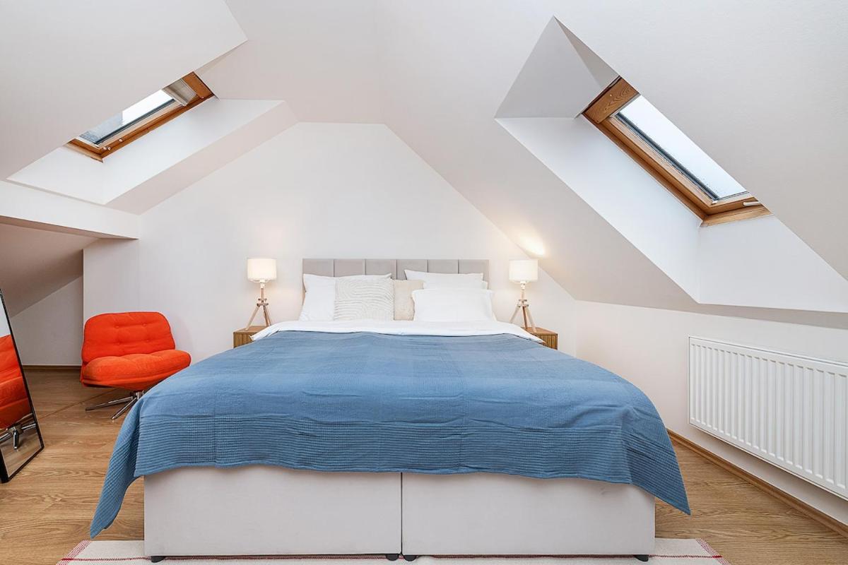 Amazing 3-Bedroom and Terrace overlooking TV Tower