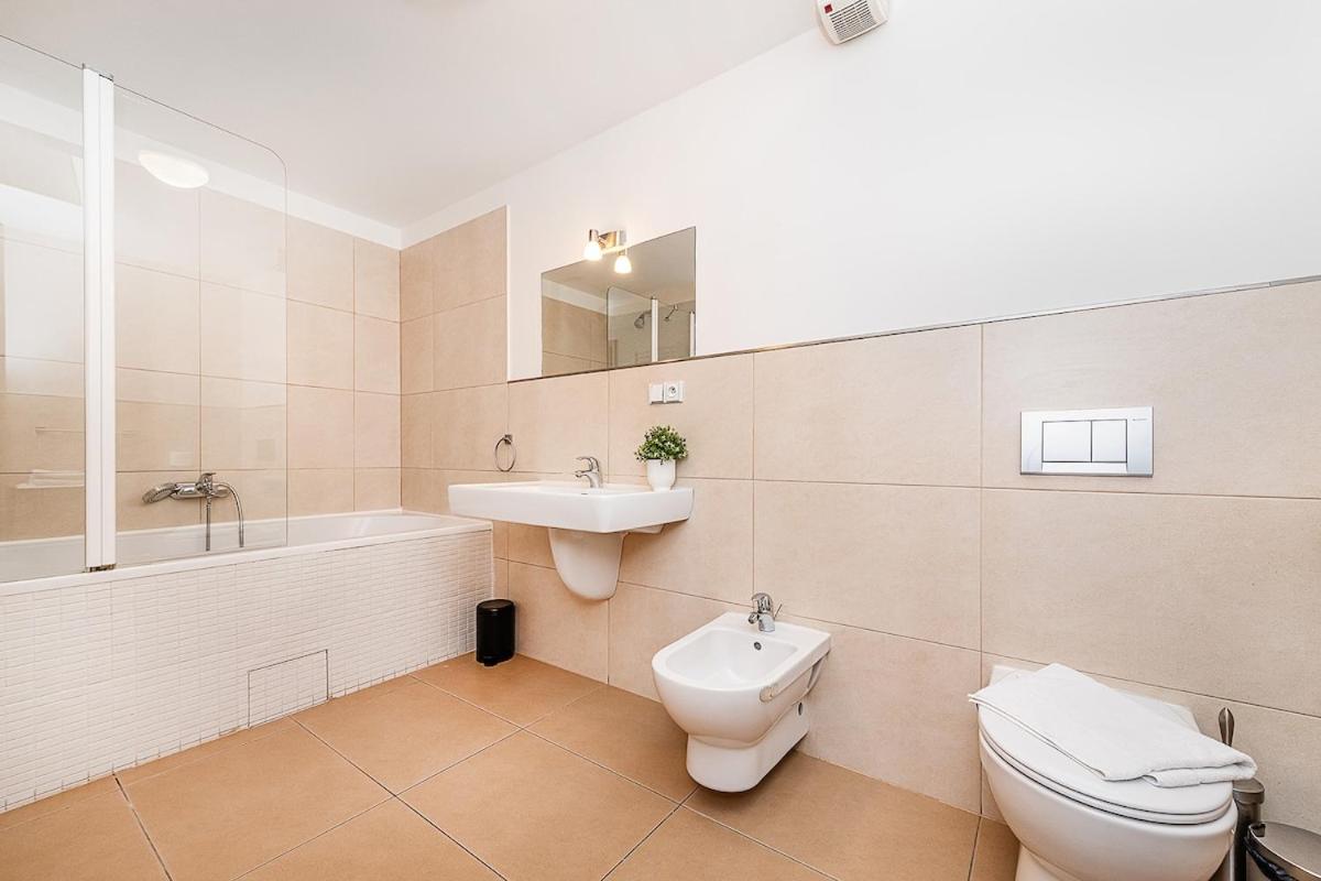 Amazing 3-Bedroom and Terrace overlooking TV Tower