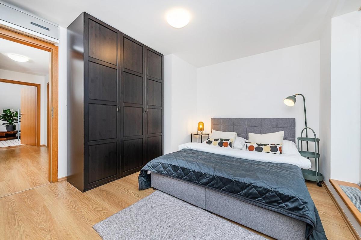 Amazing 3-Bedroom and Terrace overlooking TV Tower
