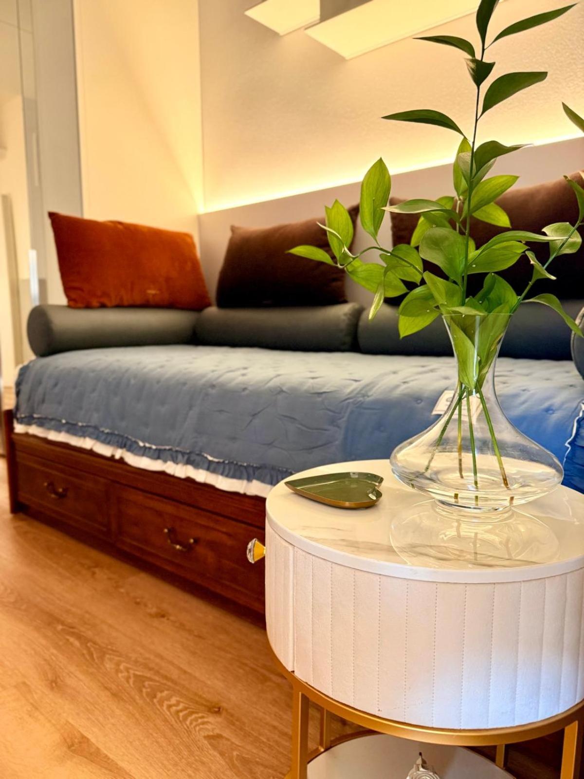 Casa Estia - MiCo, Fiera Milano, CityLife, San Siro, Metro 2 min - Refined Historic Apartment