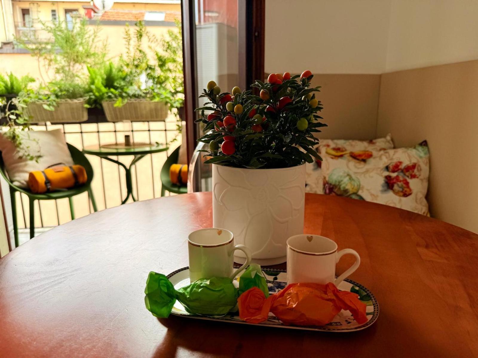 Casa Estia - MiCo, Fiera Milano, CityLife, San Siro, Metro 2 min - Refined Historic Apartment