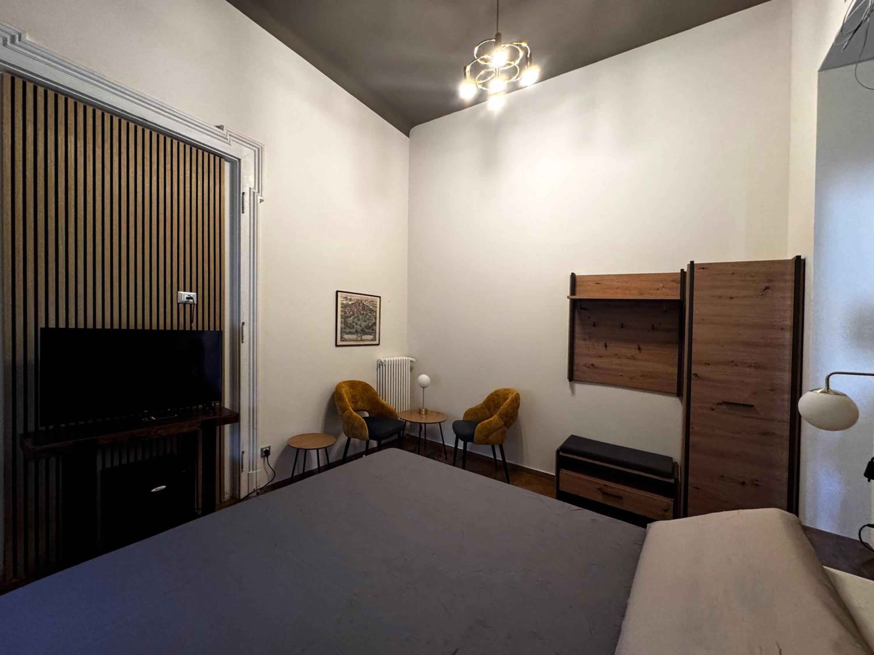 Bed and Chic art rooms