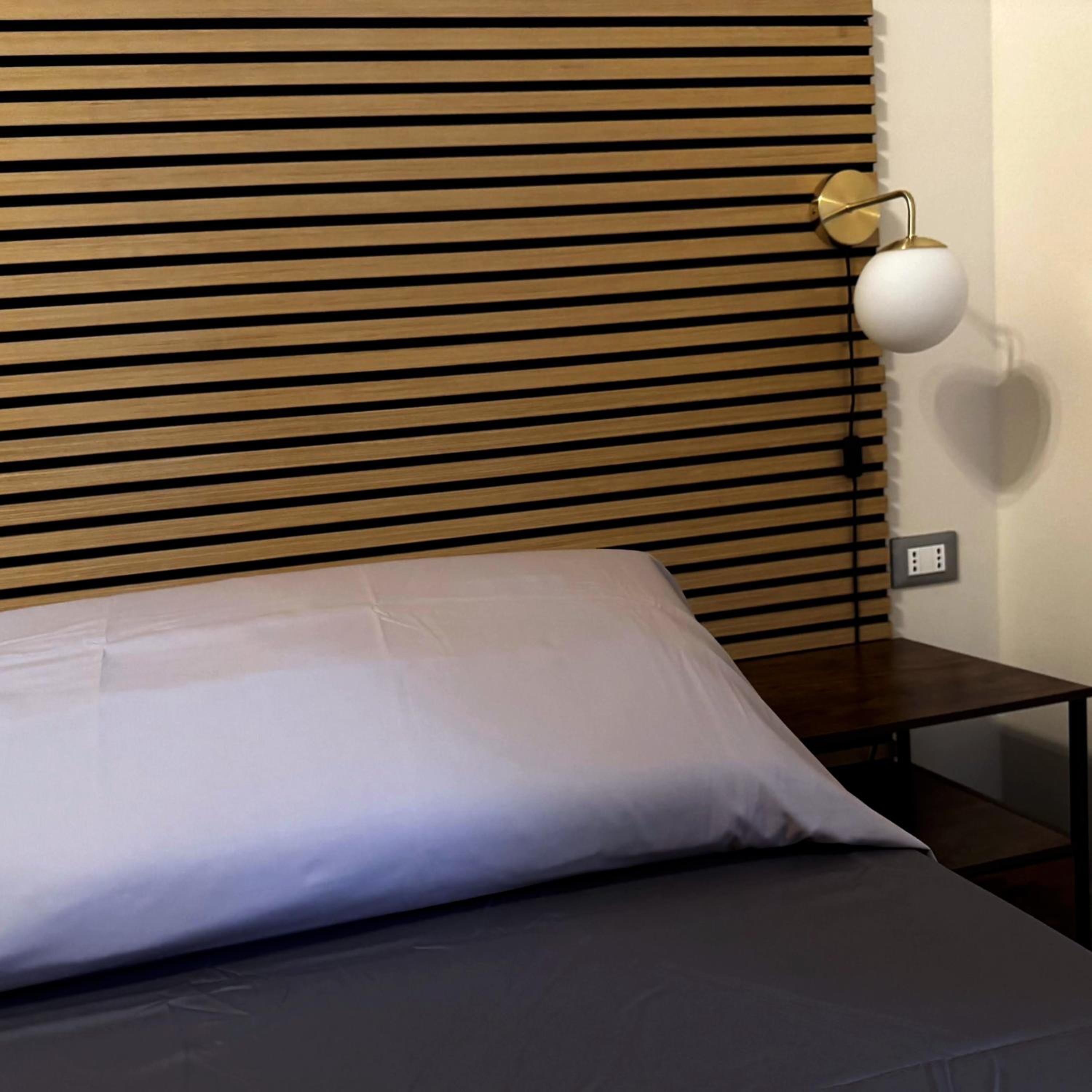 Bed and Chic art rooms